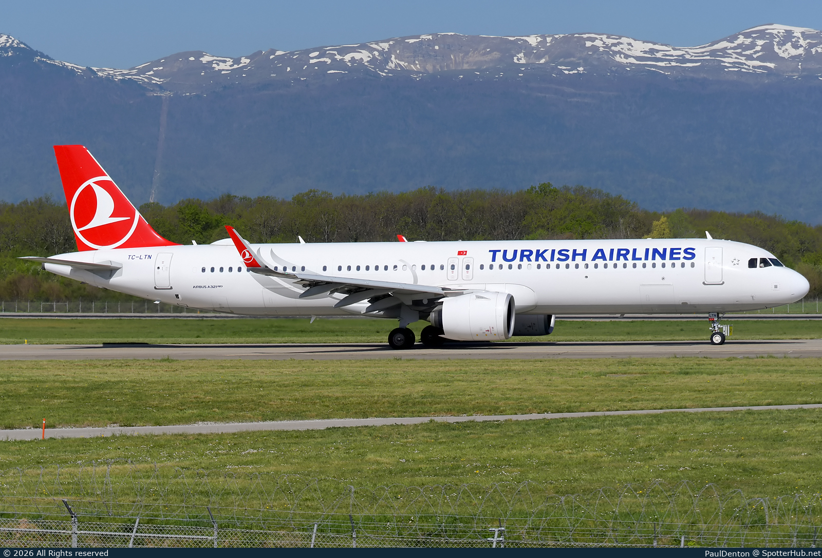 Photo of TC-LTN - Airbus A321-271NX operated by Turkish Airlines
