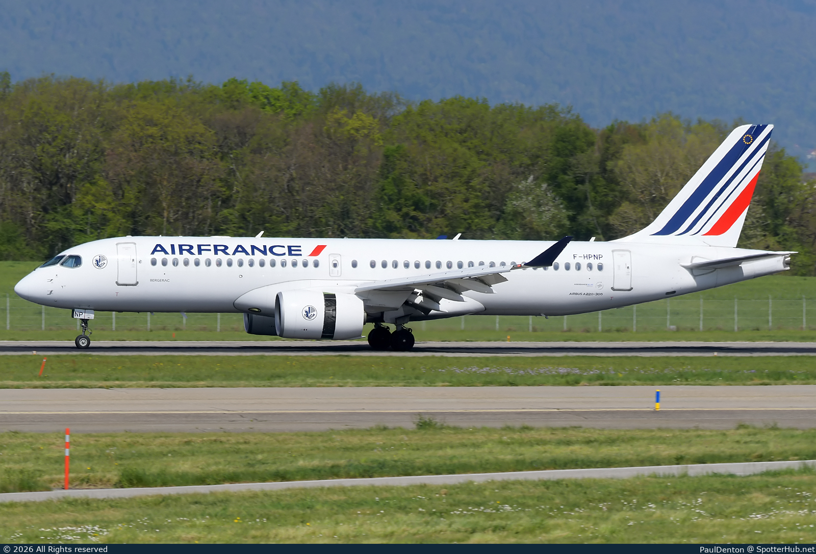 Photo of F-HPNP - Airbus A220-300 operated by Air France
