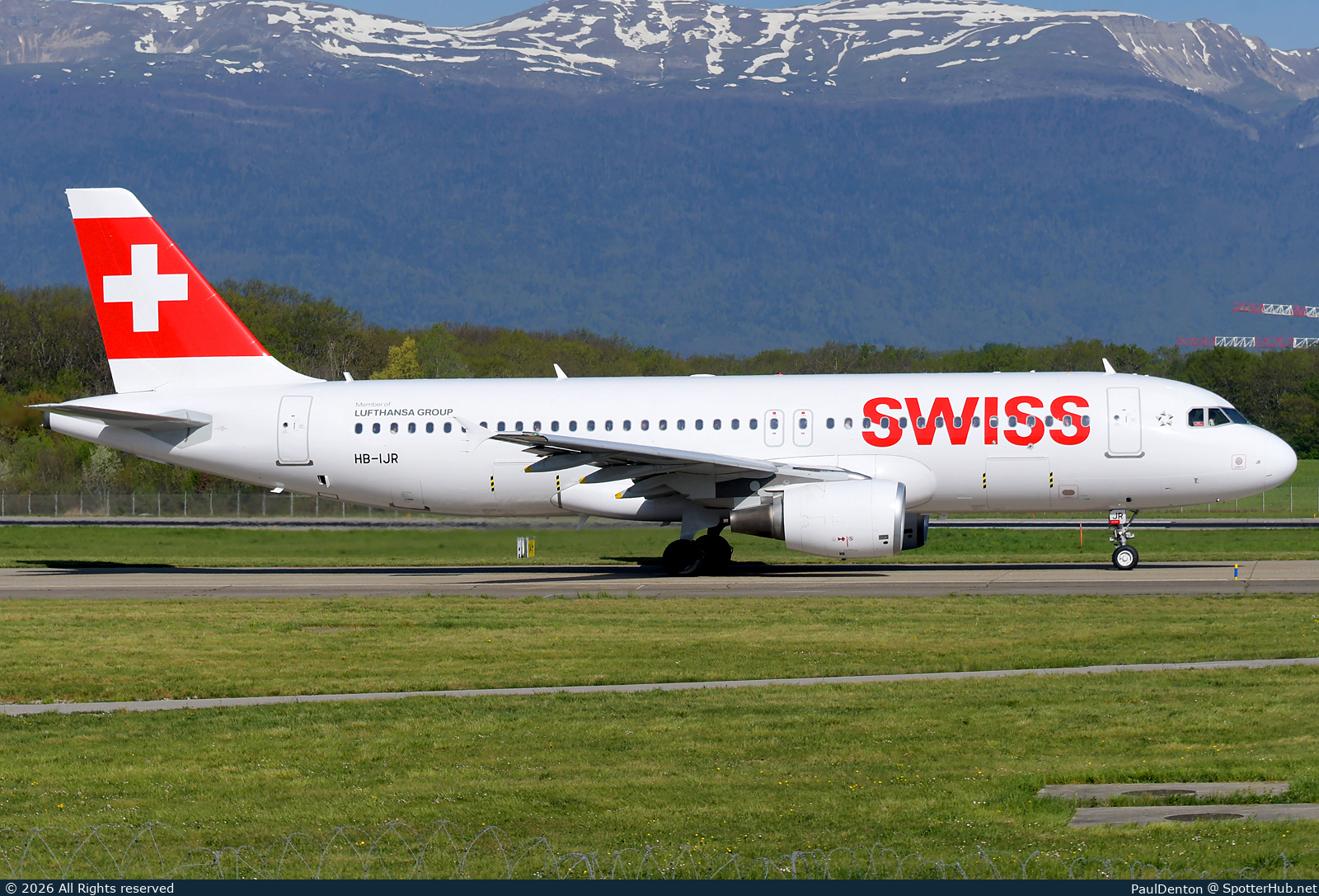 Photo of HB-IJR - Airbus A320-214 operated by Swiss International Air Lines