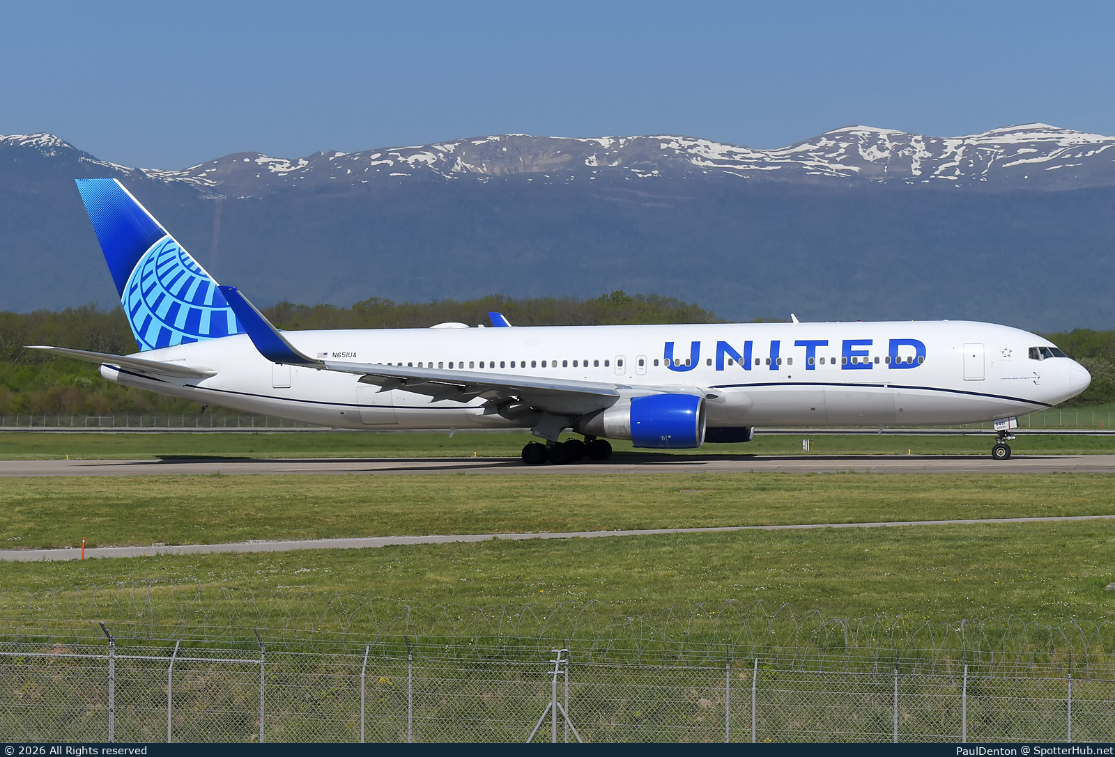 Photo of N651UA - Boeing 767-322(ER) operated by United Airlines