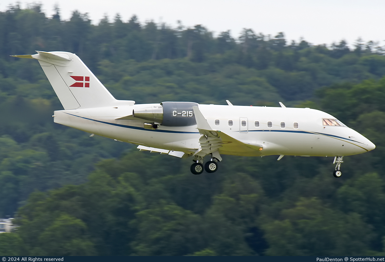 Photo of C-215 - Bombardier Challenger 604 operated by Royal Danish Air Force