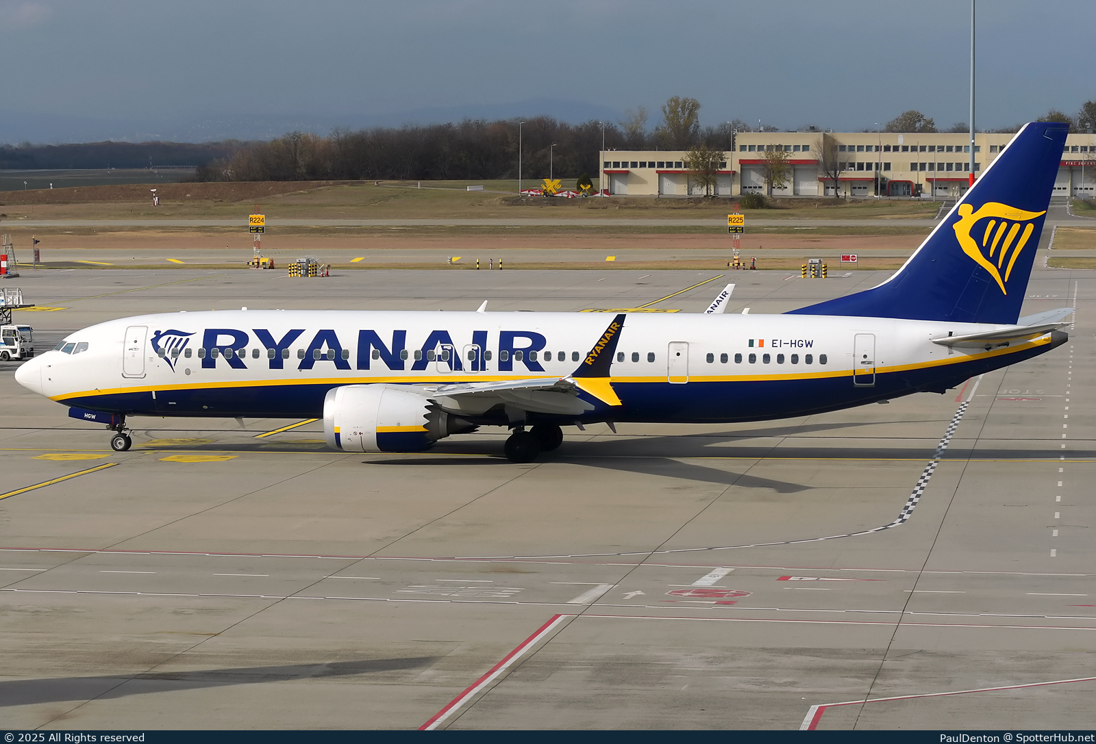 Photo of EI-HGW - Boeing 737 MAX 8-200 operated by Ryanair