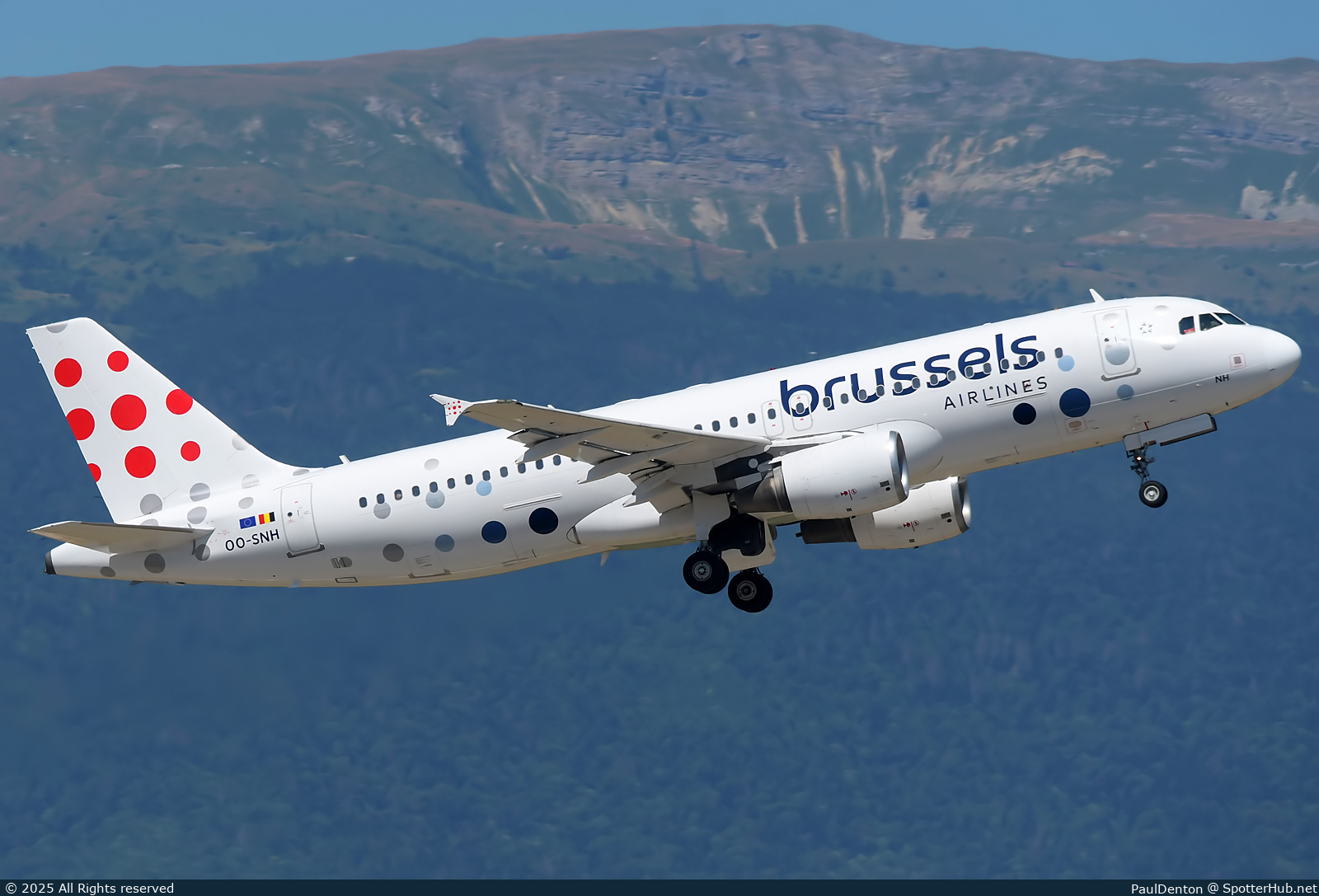 Photo of OO-SNH - Airbus A320-214 operated by Brussels Airlines