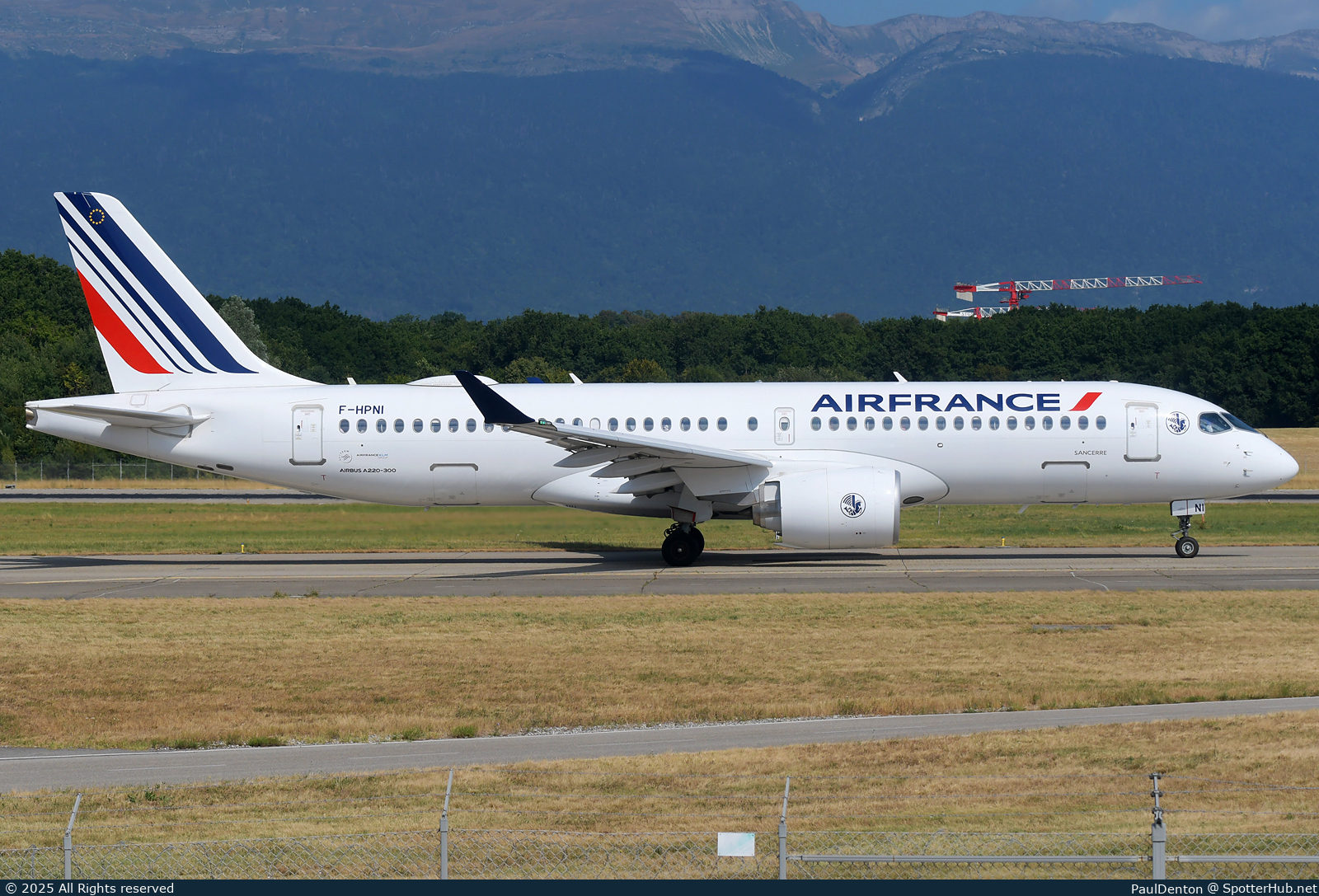 Photo of F-HPNI - Airbus A220-300 operated by Air France