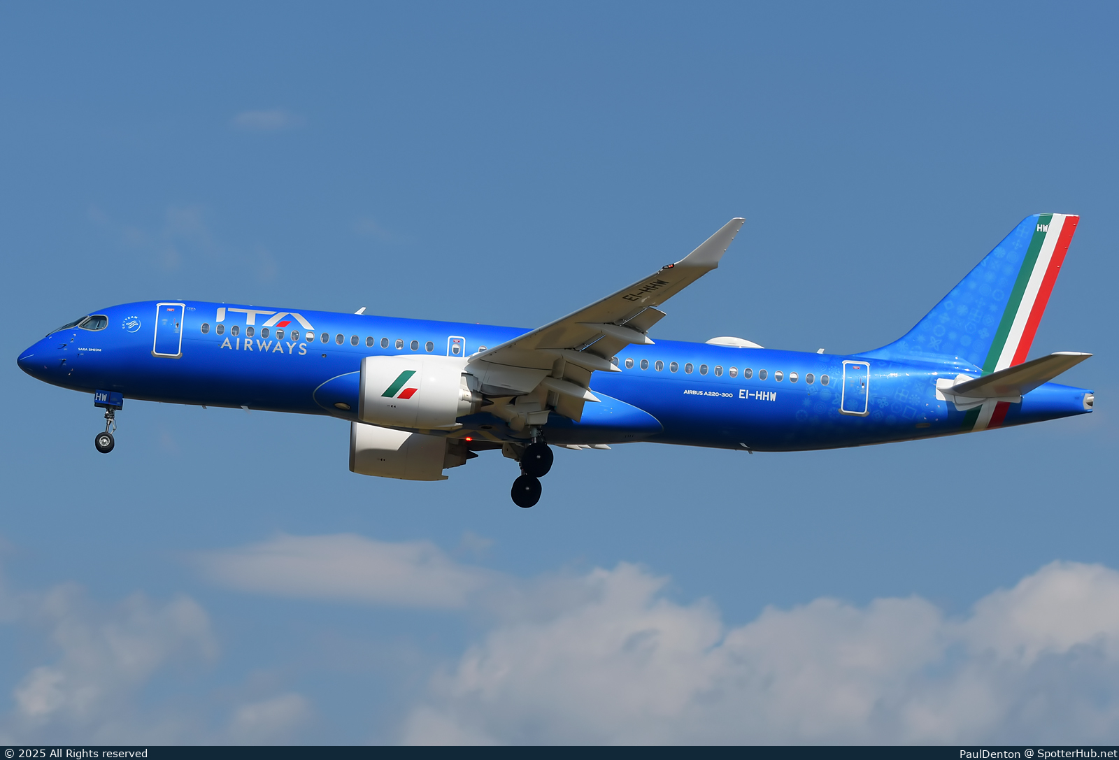 Photo of EI-HHW - Airbus A220-300 operated by ITA Airways