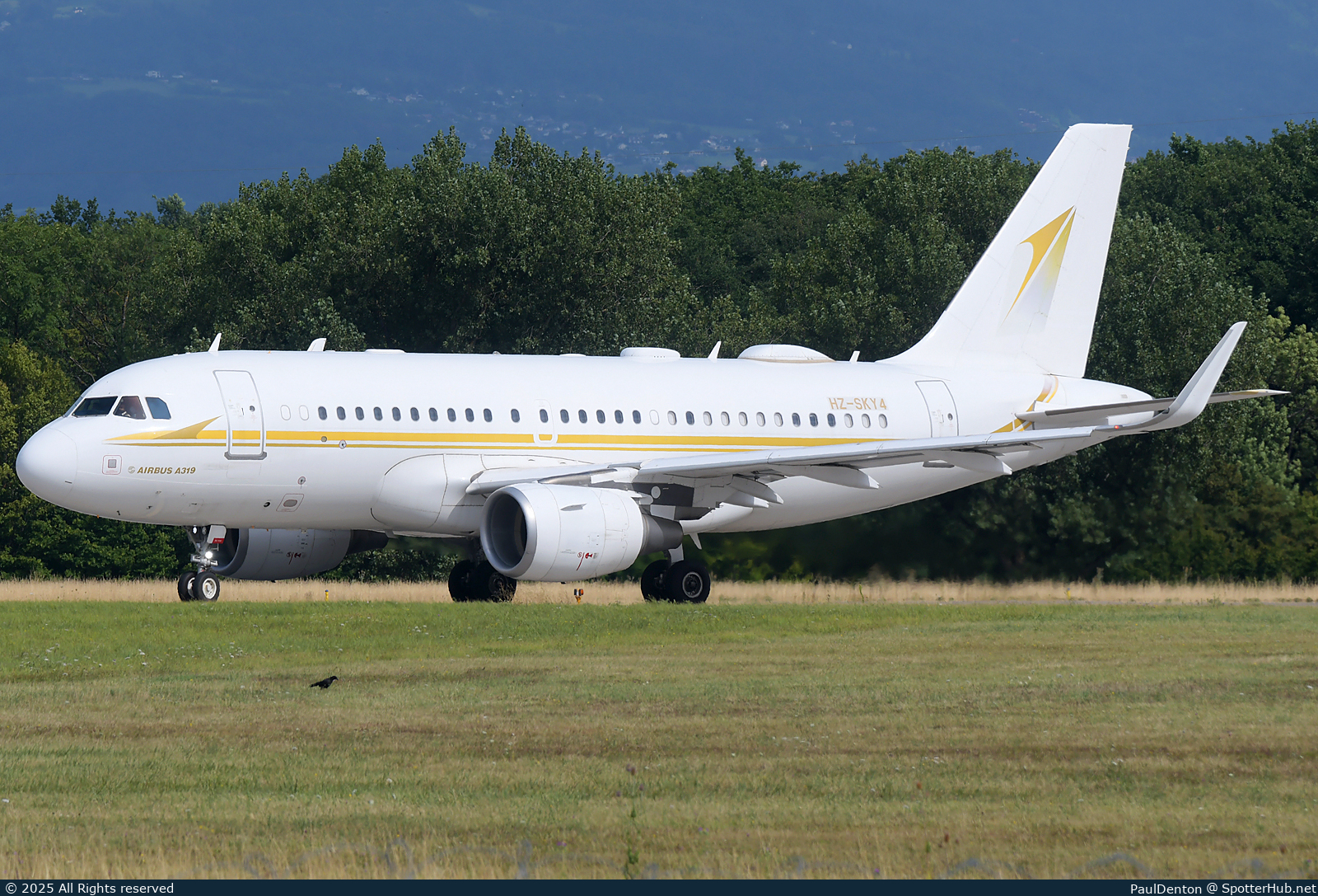 Photo of HZ-SKY4 - Airbus A319-115(CJ) operated by Alpha Star Aviation Services