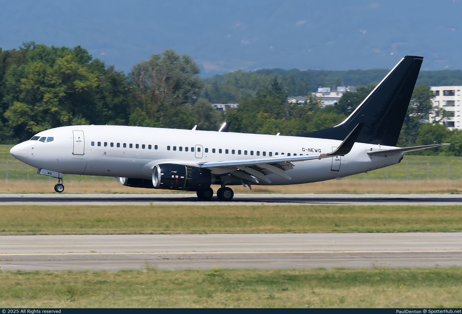 Photo of G-NEWG - Boeing 737-76N operated by 2Excel Aviation