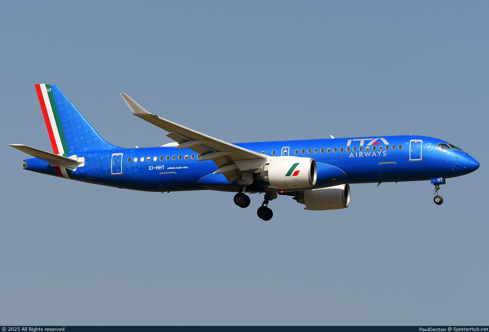 Photo of EI-HHT - Airbus A220-300 operated by ITA Airways