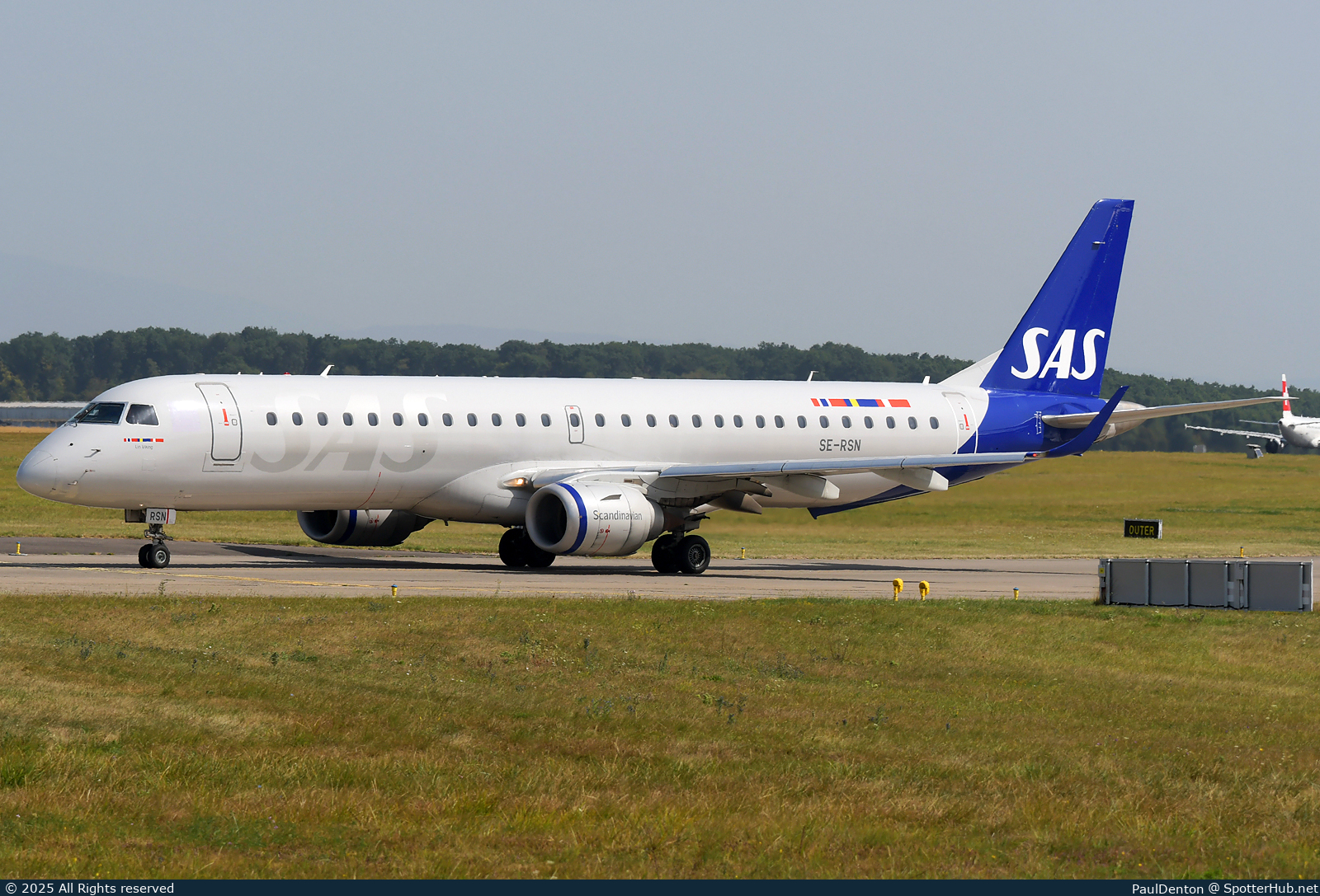Photo of SE-RSN - Embraer ERJ-195LR operated by SAS Link