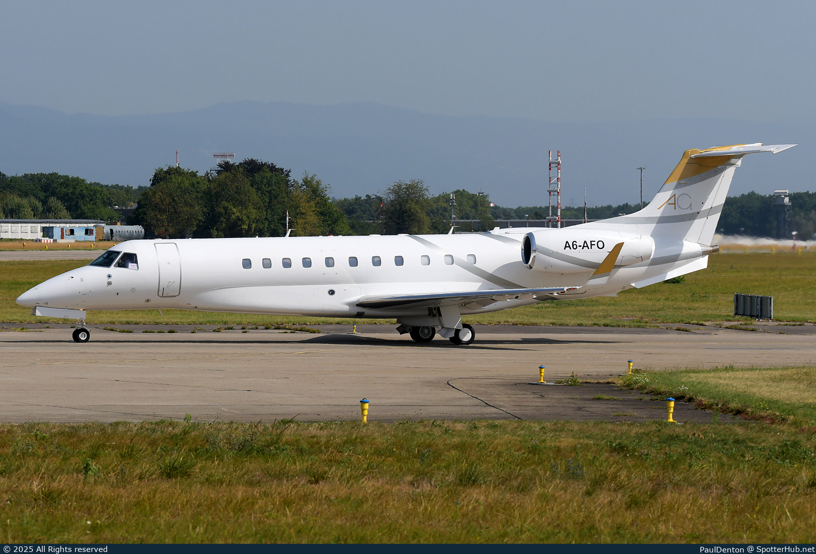 Photo of A6-AFO - Embraer Legacy 650 operated by Falcon Aviation Services