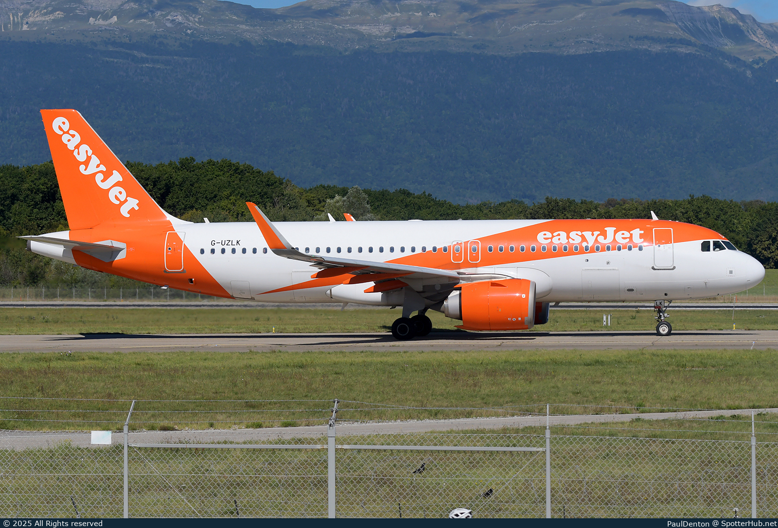 Photo of G-UZLK - Airbus A320-251N operated by easyJet