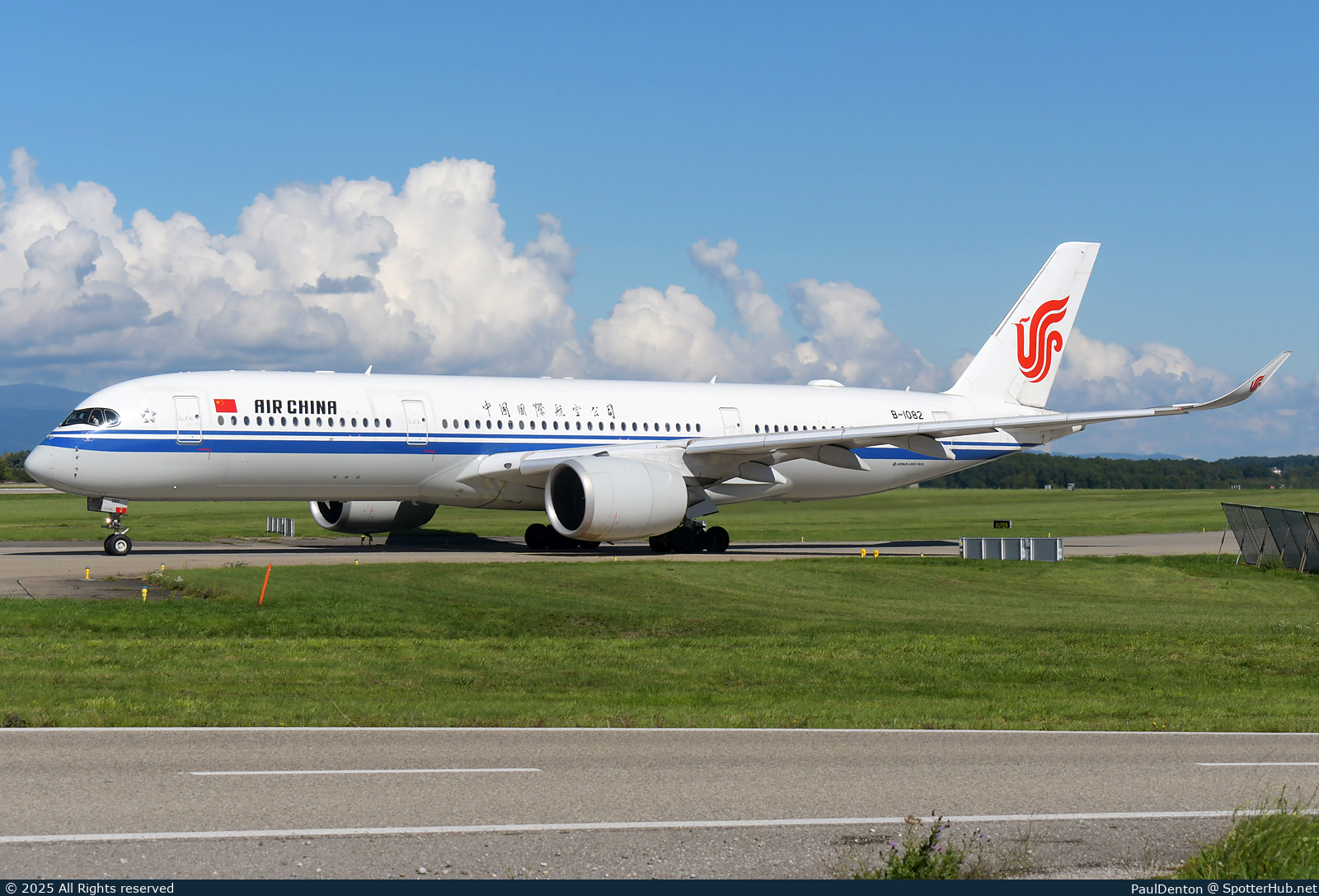 Photo of B-1082 - Airbus A350-941 operated by Air China
