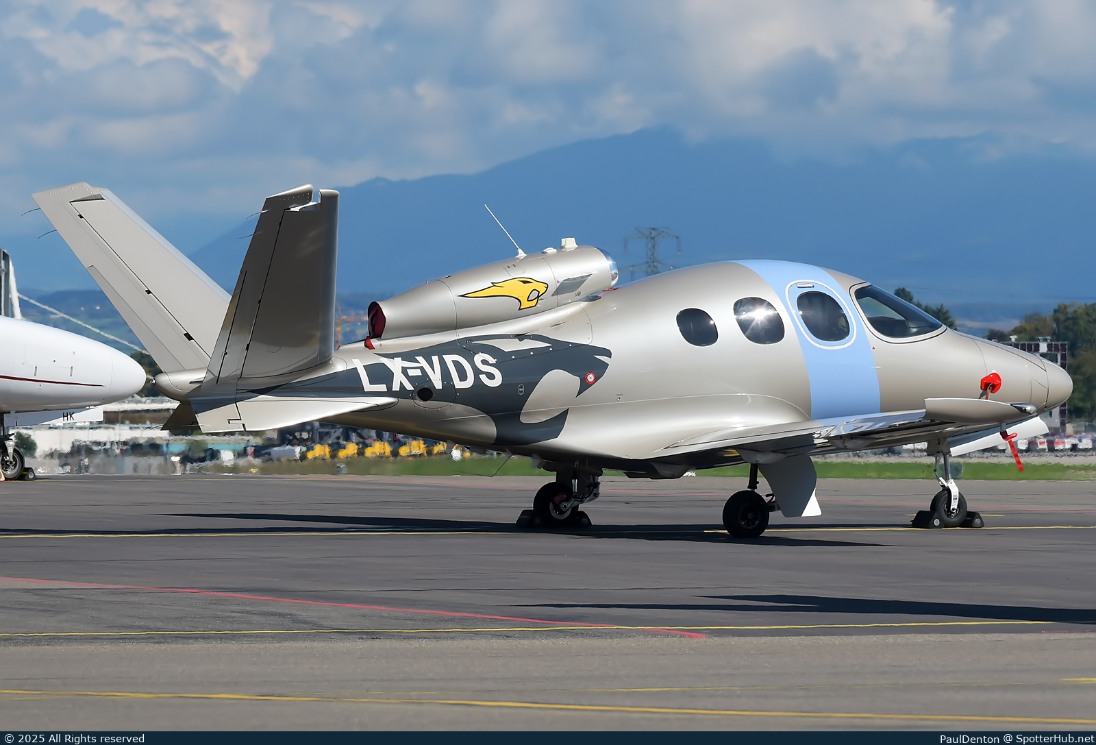 Photo of LX-VDS - Cirrus Vision Jet G2+ operated by Jetfly Aviation