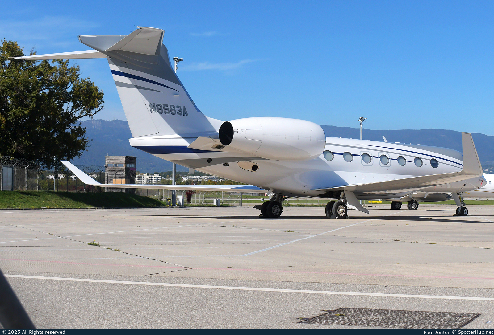 Photo of N8583A - Gulfstream G500 operated by Nestlé