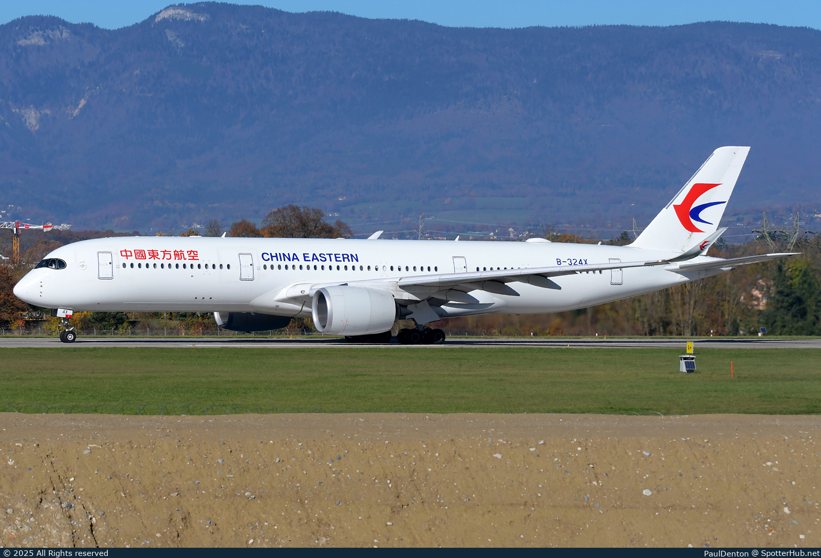 Photo of B-324X - Airbus A350-941 operated by China Eastern Airlines