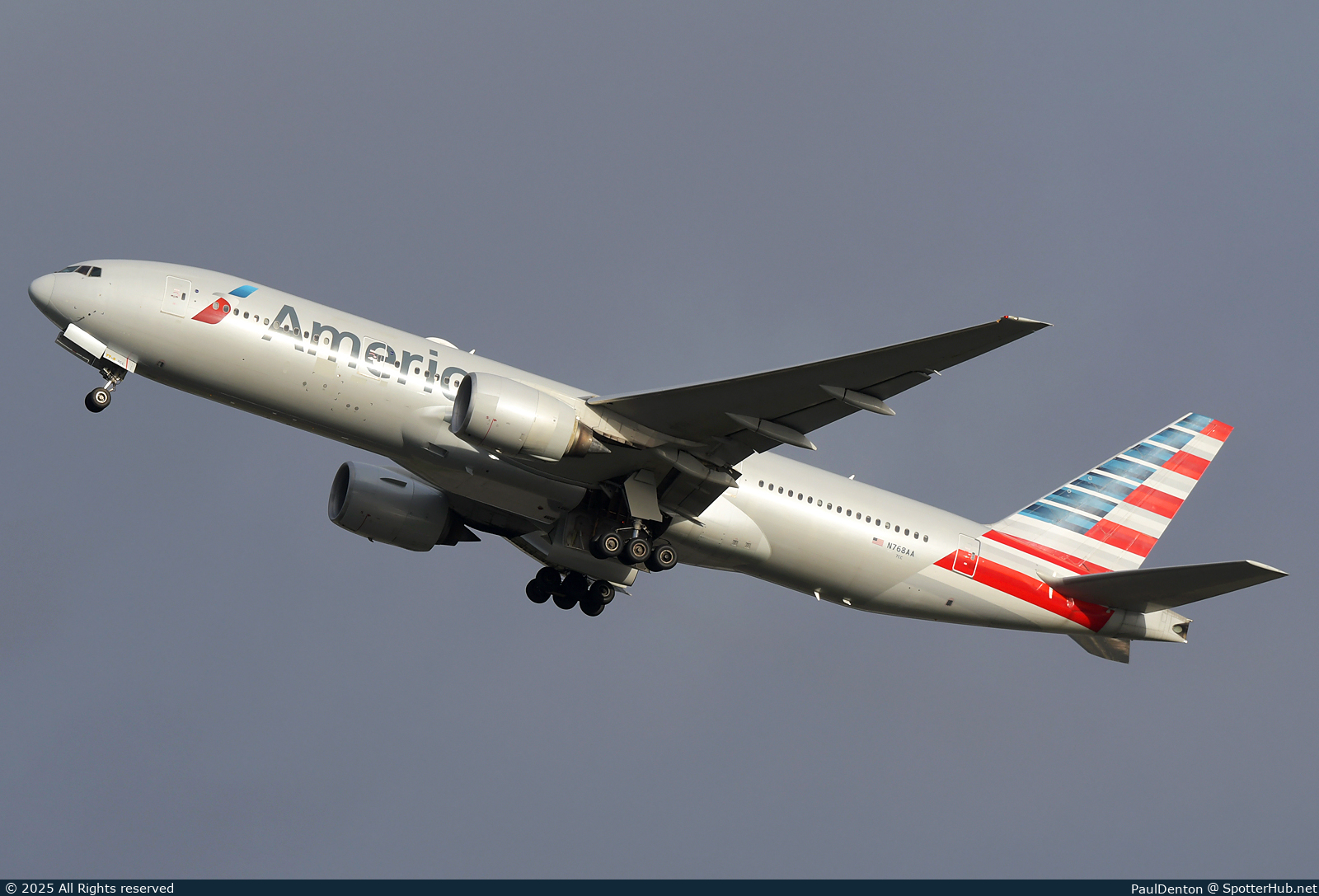 Photo of N768AA - Boeing 777-223(ER) operated by American Airlines