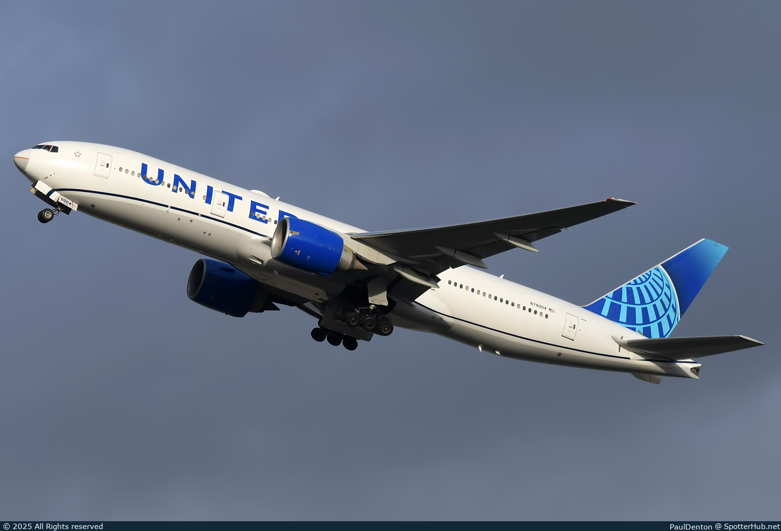 Photo of N78004 - Boeing 777-224(ER) operated by United Airlines