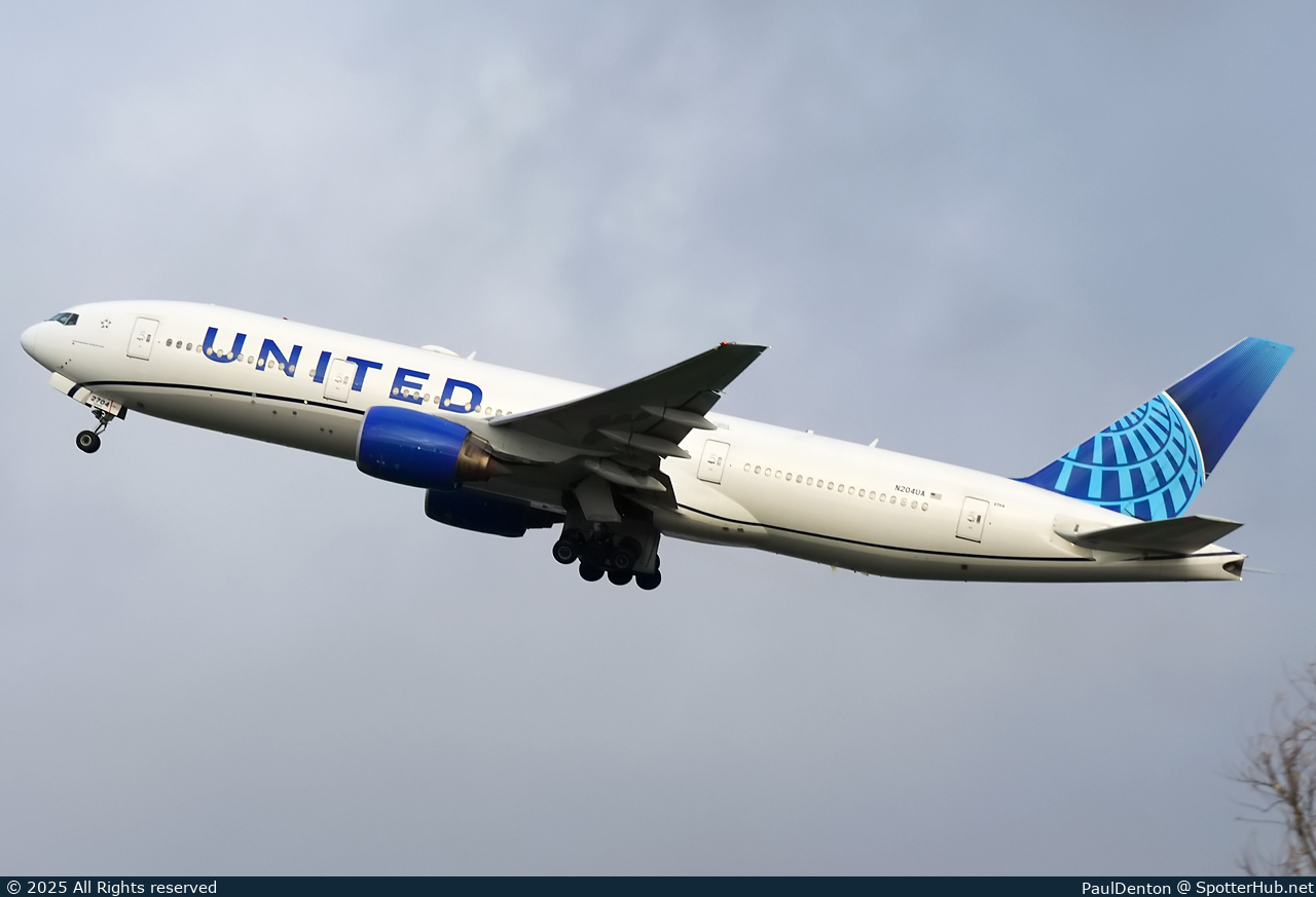 Photo of N204UA - Boeing 777-222(ER) operated by United Airlines