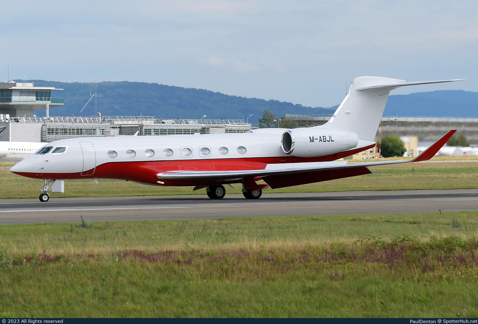 Photo of M-ABJL - Gulfstream G650 operated by Nomad Aviation