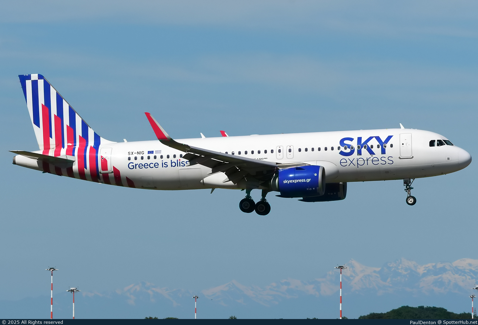 Photo of SX-NIG - Airbus A320-251N operated by Sky Express