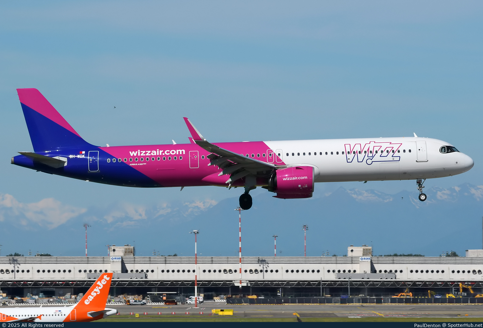 Photo of 9H-WDK - Airbus A321-271NX operated by Wizz Air Malta