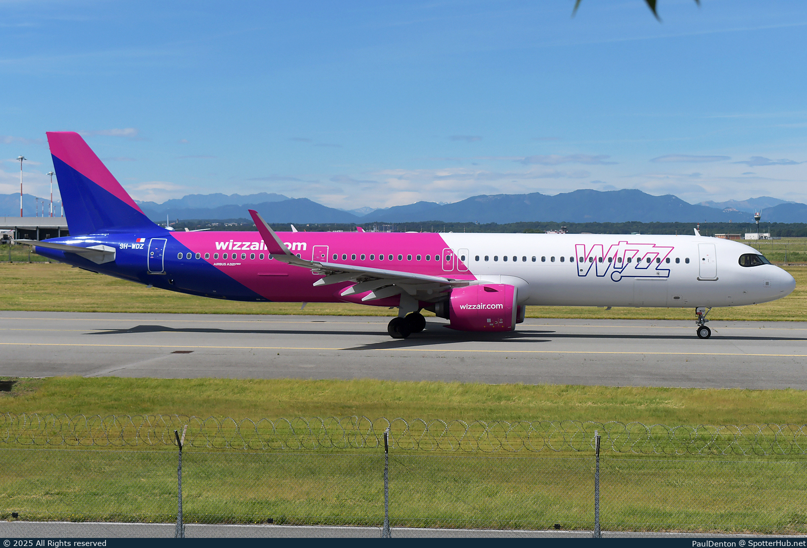 Photo of 9H-WDZ - Airbus A321-271NX operated by Wizz Air Malta