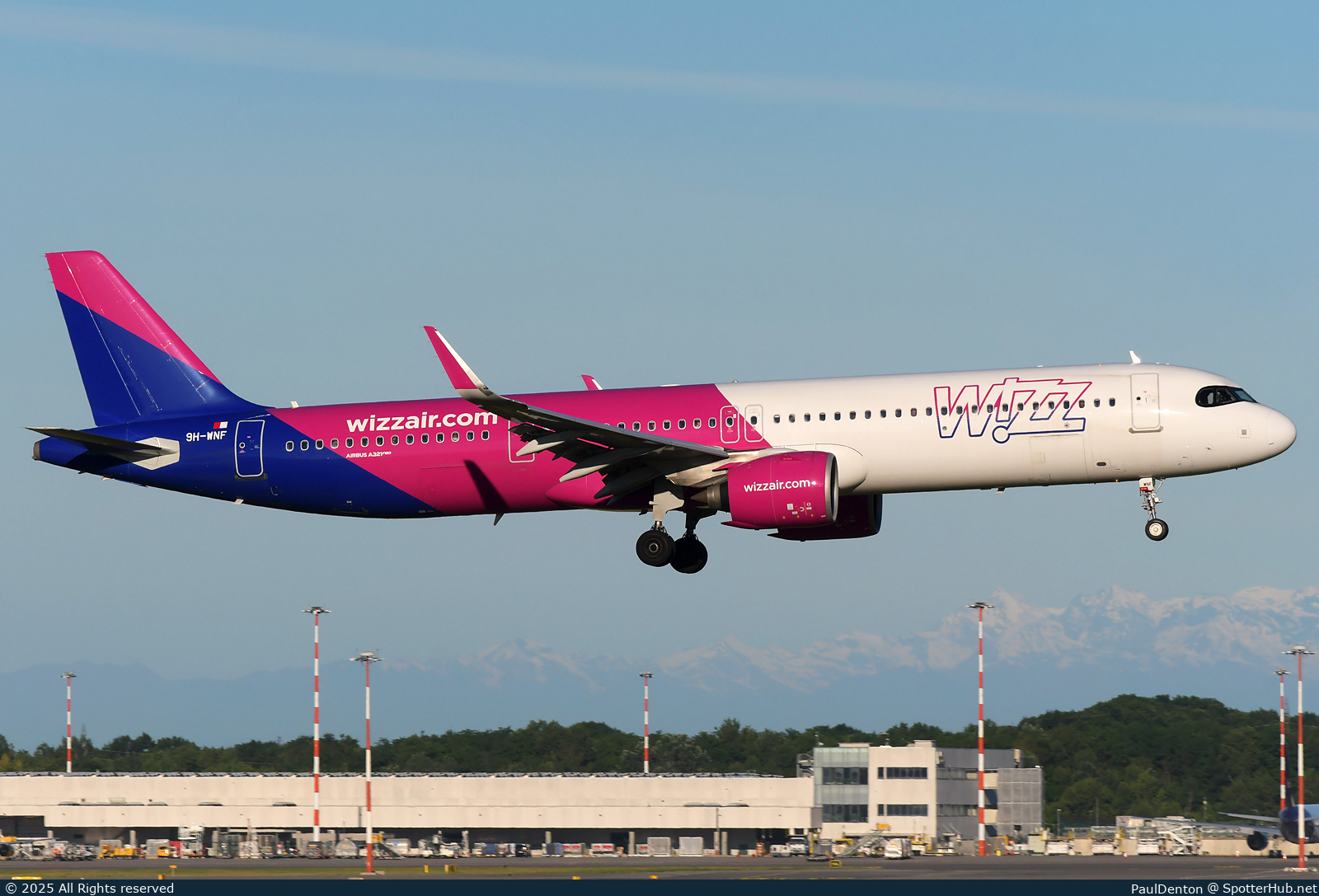 Photo of 9H-WNF - Airbus A321-271NX operated by Wizz Air Malta