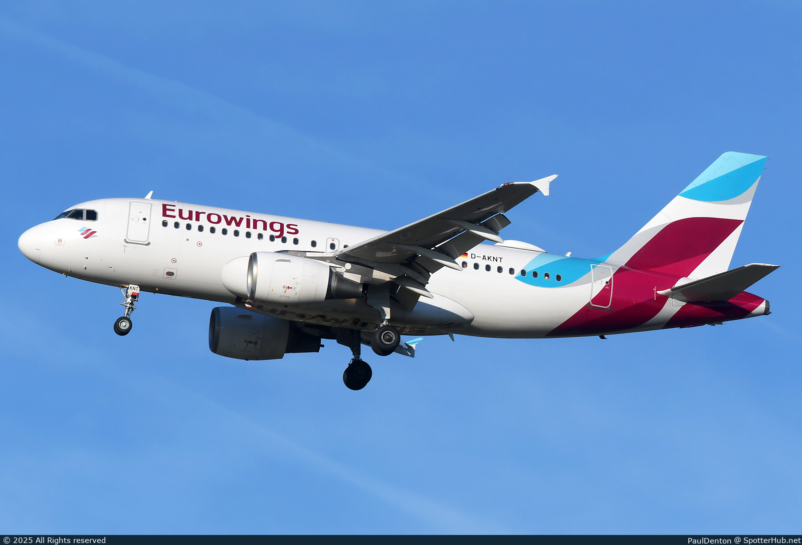 Photo of D-AKNT - Airbus A319-112 operated by Eurowings