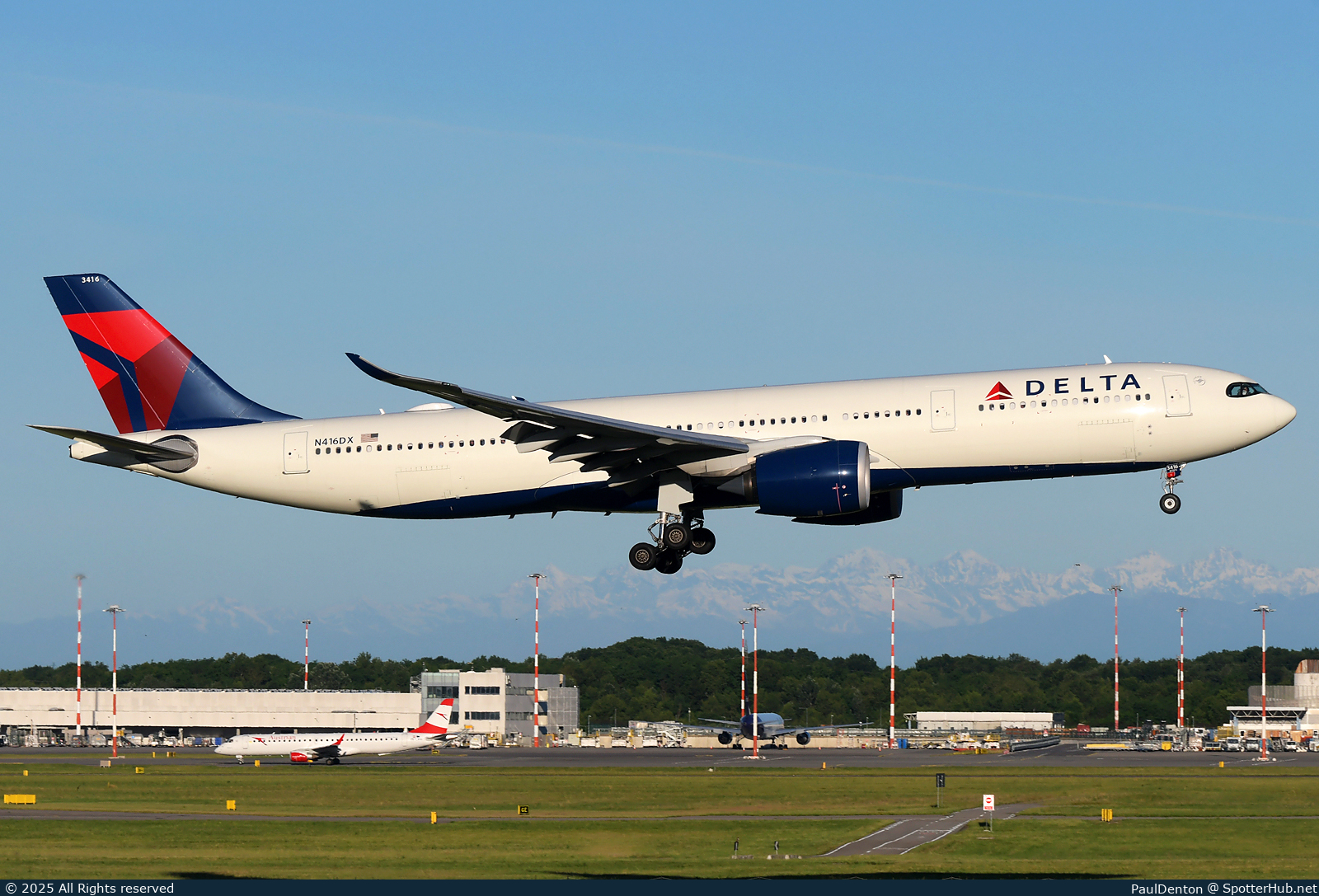 Photo of N416DX - Airbus A330-941 operated by Delta Air Lines