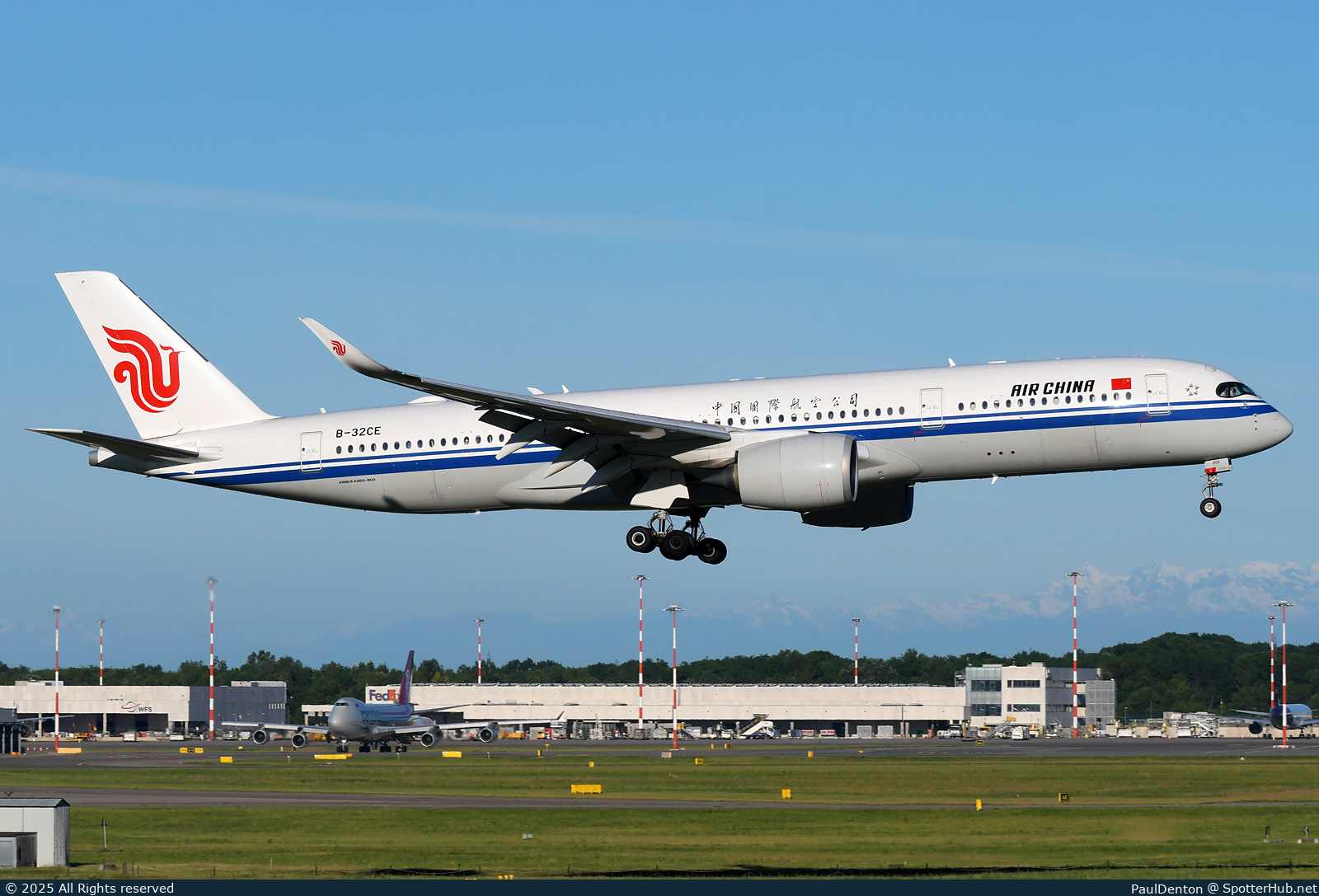 Photo of B-32CE - Airbus A350-941 operated by Air China