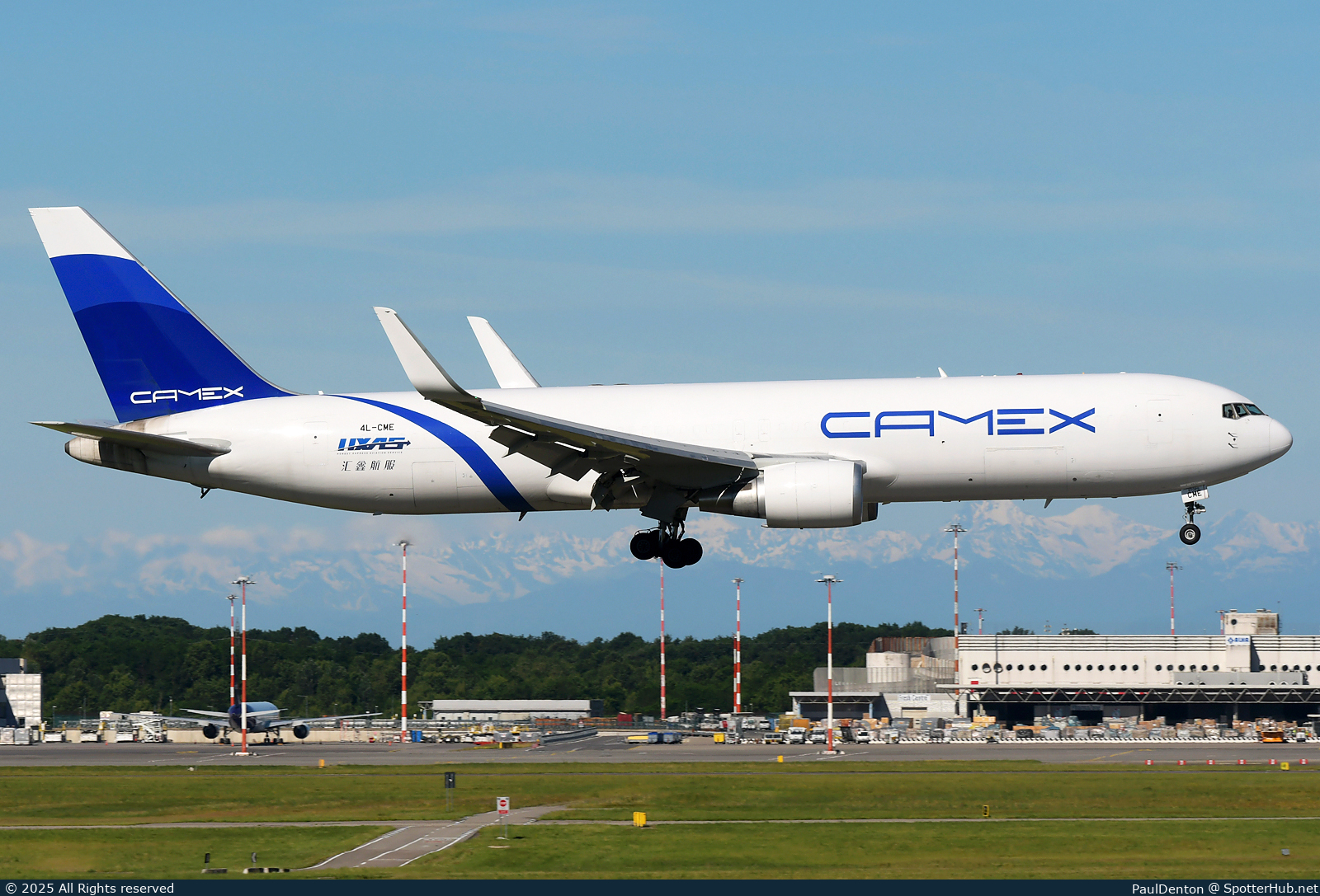Photo of 4L-CME - Boeing 767-323(ER)(BDSF) operated by CAMEX Airlines