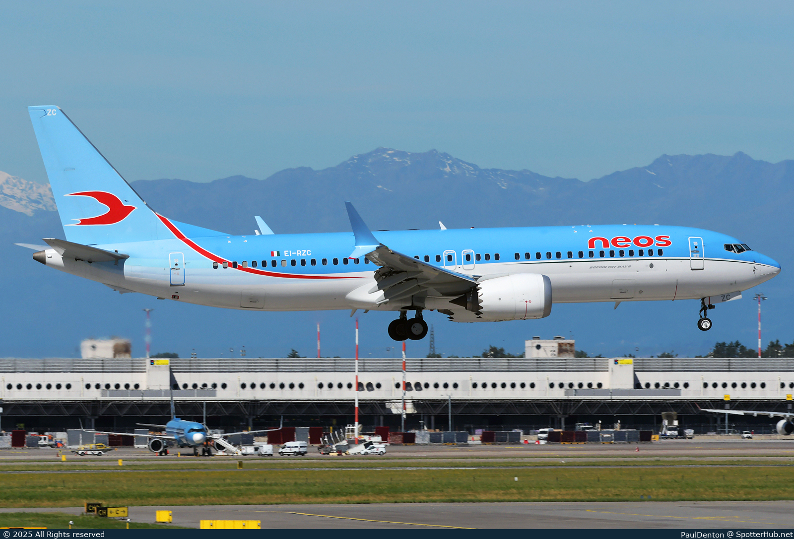 Photo of EI-RZC - Boeing 737 MAX 8 operated by Neos