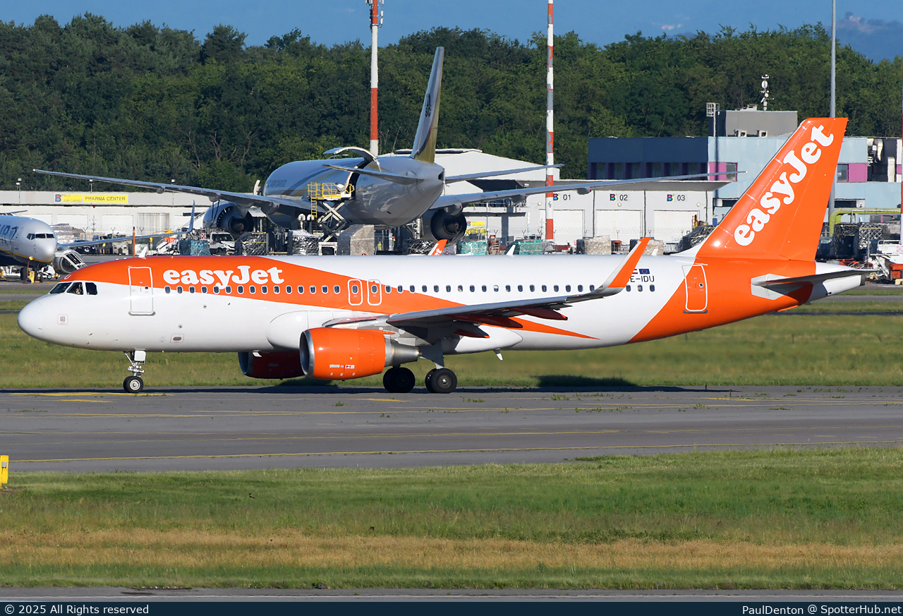 Photo of OE-IDU - Airbus A320-214 operated by easyJet Europe
