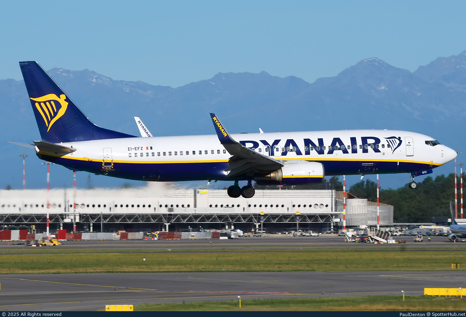 Photo of EI-EFZ - Boeing 737-8AS operated by Ryanair