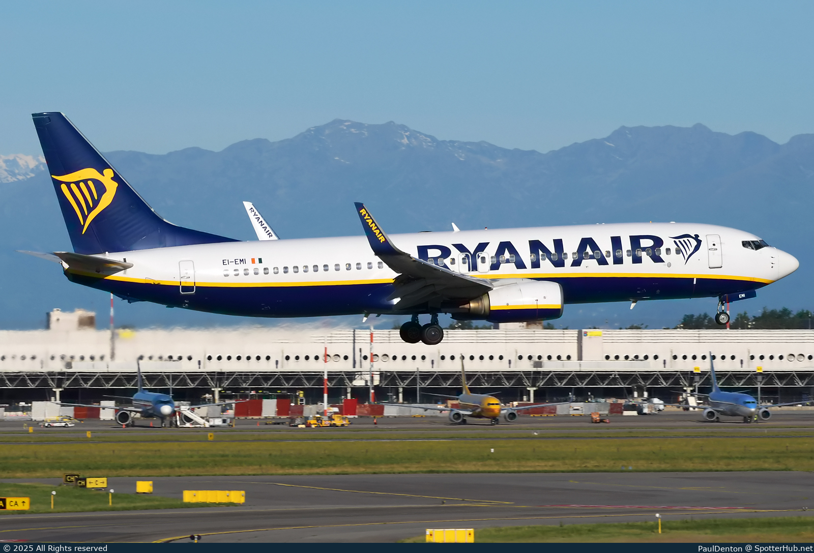 Photo of EI-EMI - Boeing 737-8AS operated by Ryanair