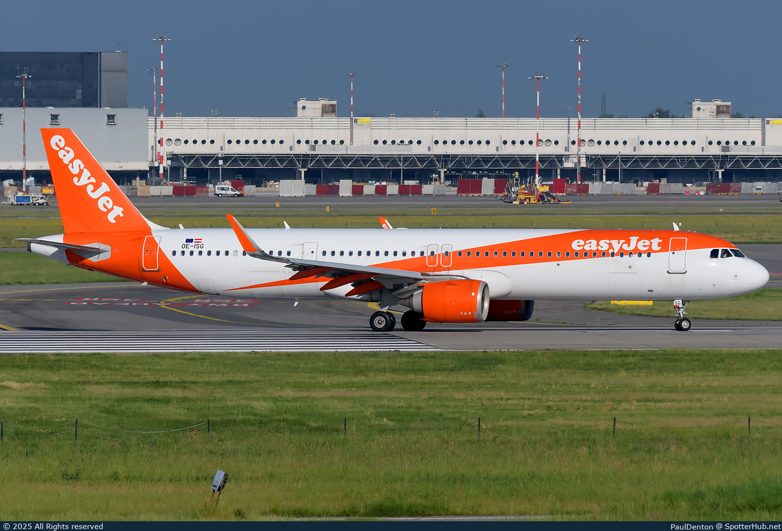 Photo of OE-ISG - Airbus A321-251NX operated by easyJet Europe