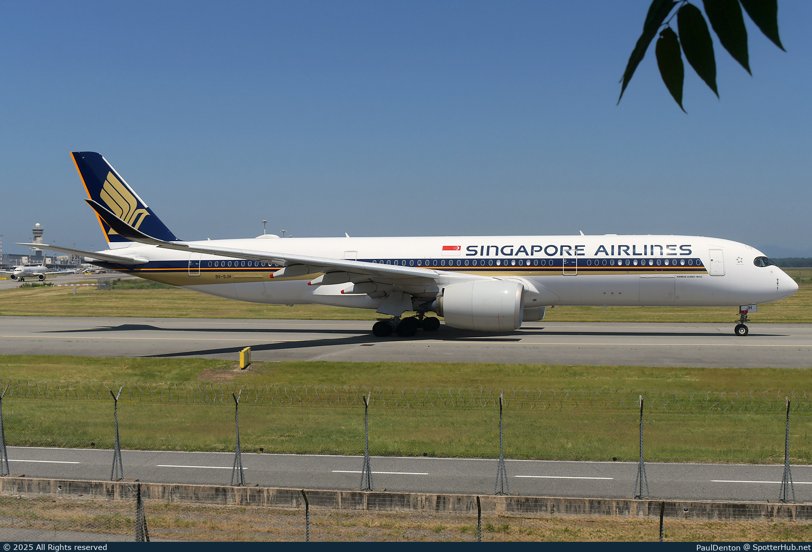 Photo of 9V-SJH - Airbus A350-941 operated by Singapore Airlines