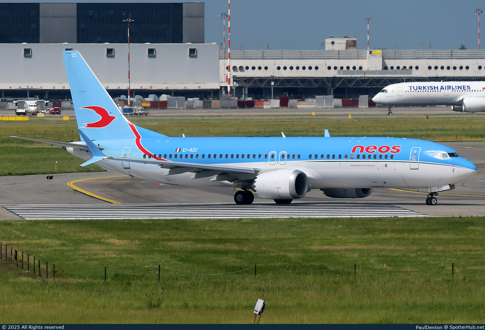 Photo of EI-RZC - Boeing 737 MAX 8 operated by Neos