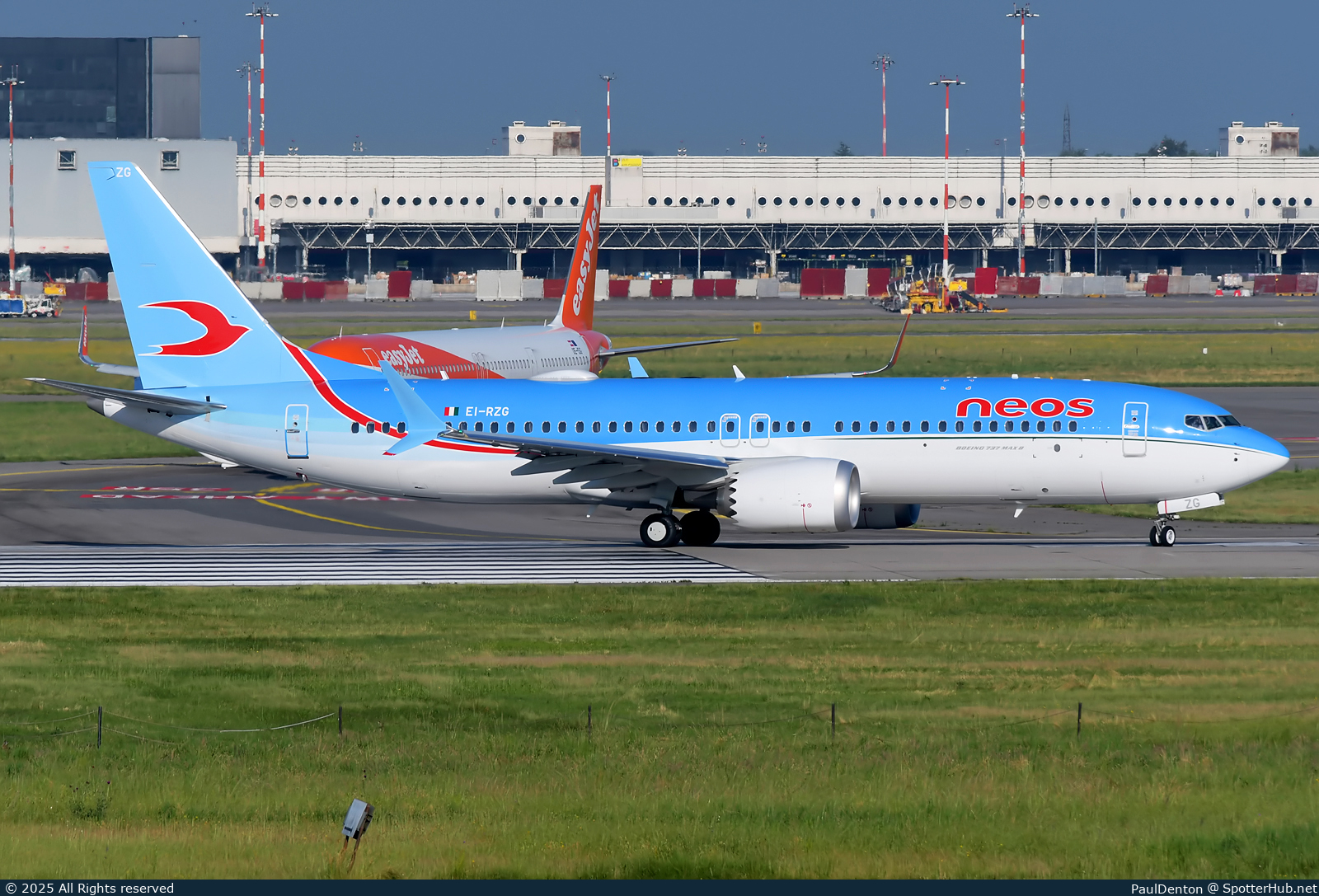 Photo of EI-RZG - Boeing 737 MAX 8 operated by Neos