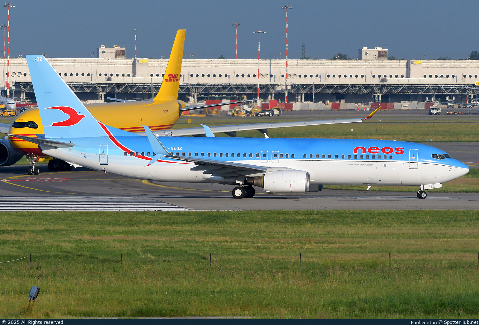 Photo of I-NEOZ - Boeing 737-86N operated by Neos
