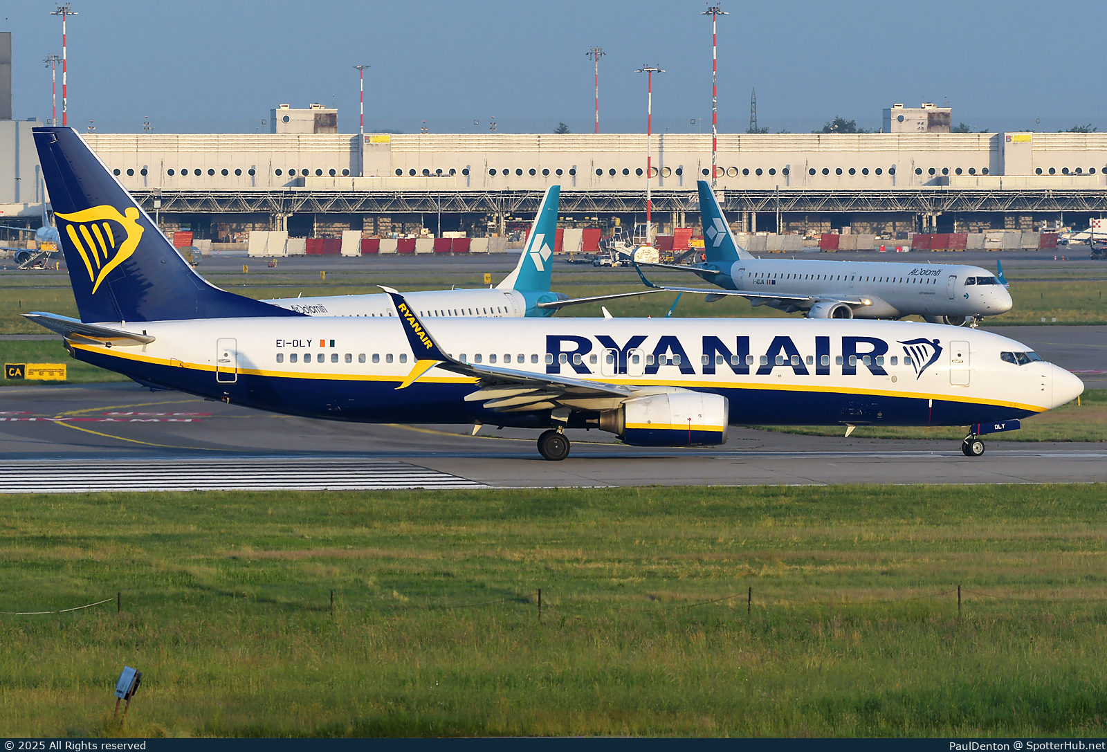 Photo of EI-DLY - Boeing 737-8AS operated by Ryanair