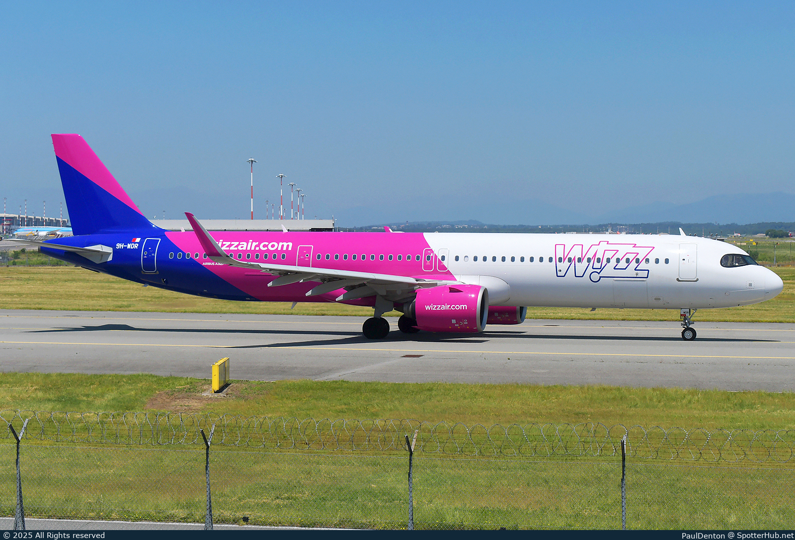 Photo of 9H-WDR - Airbus A321-271NX operated by Wizz Air Malta