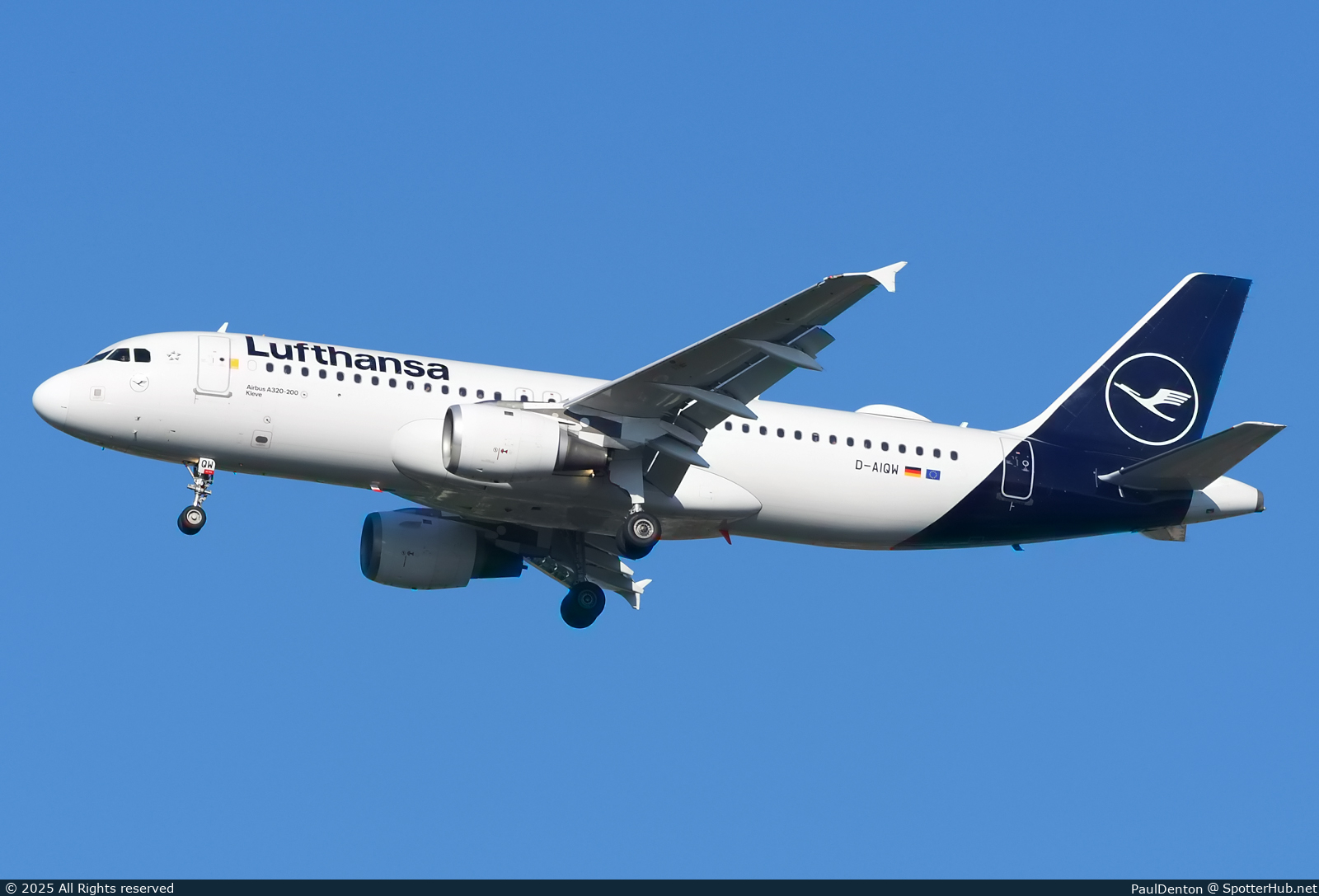 Photo of D-AIQW - Airbus A320-211 operated by Lufthansa