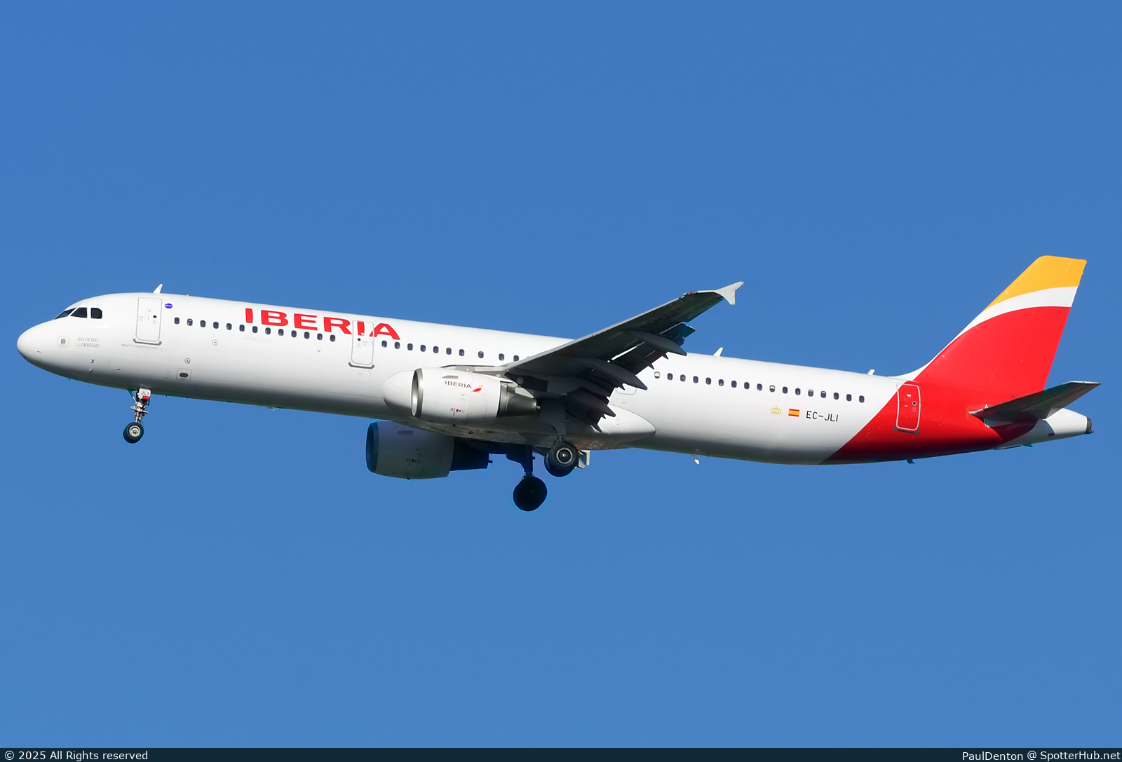 Photo of EC-JLI - Airbus A321-213 operated by Iberia