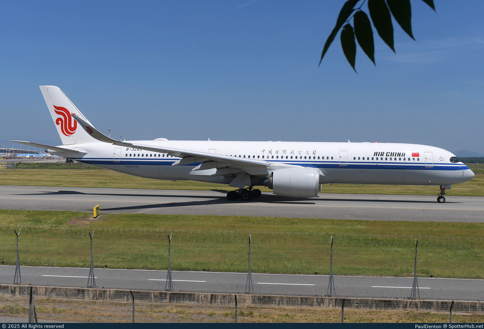 Photo of B-32AS - Airbus A350-941 operated by Air China