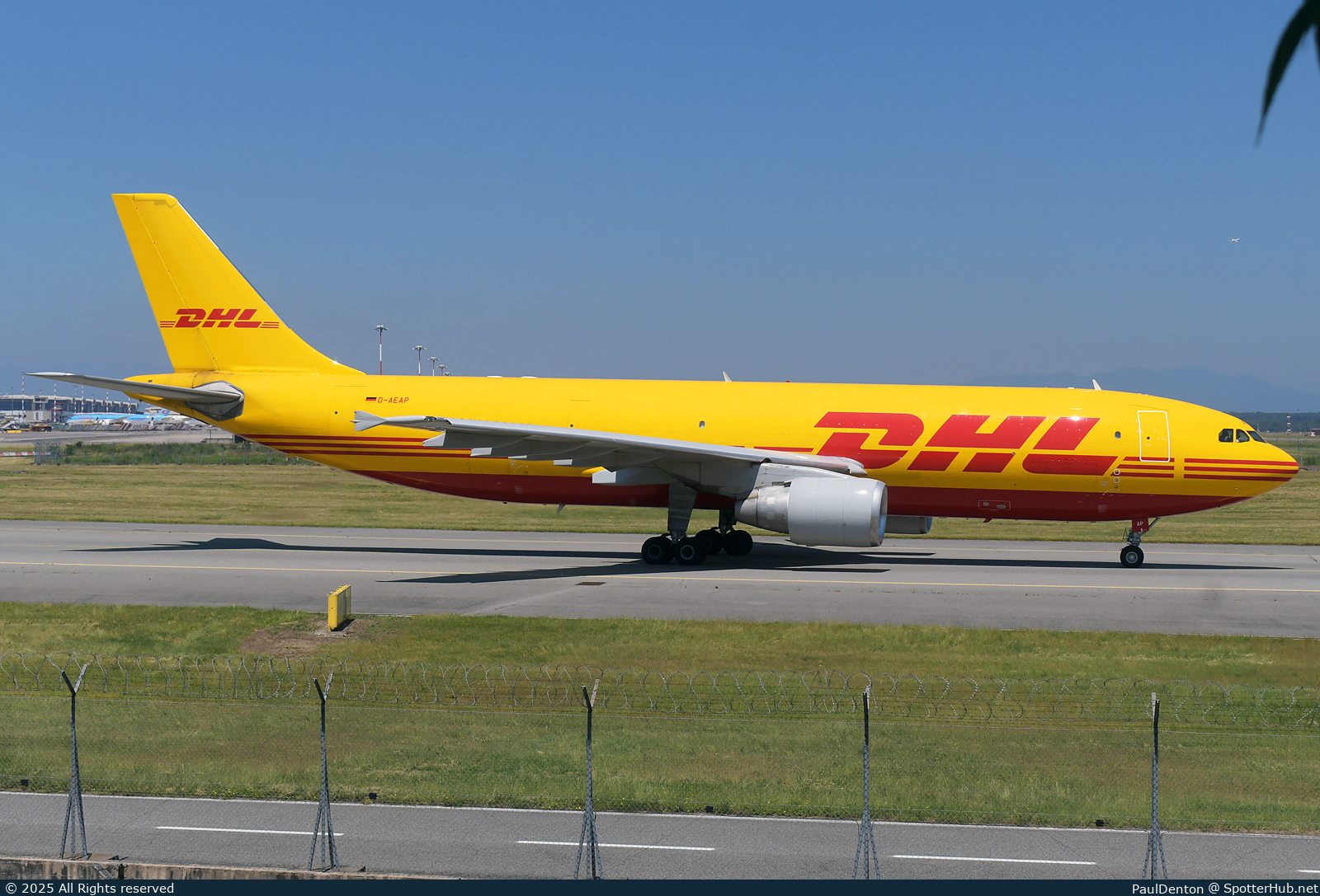 Photo of D-AEAP - Airbus A300B4-622R(F) operated by European Air Transport