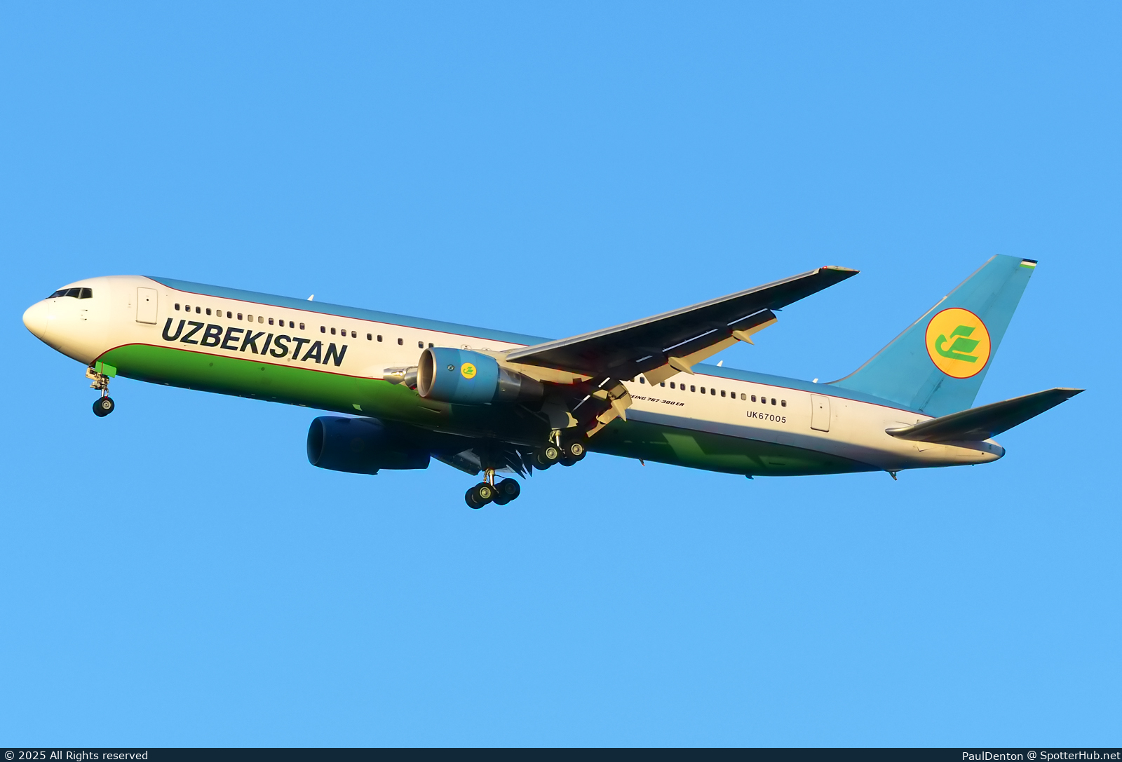 Photo of UK67005 - Boeing 767-33P(ER) operated by Uzbekistan Airways