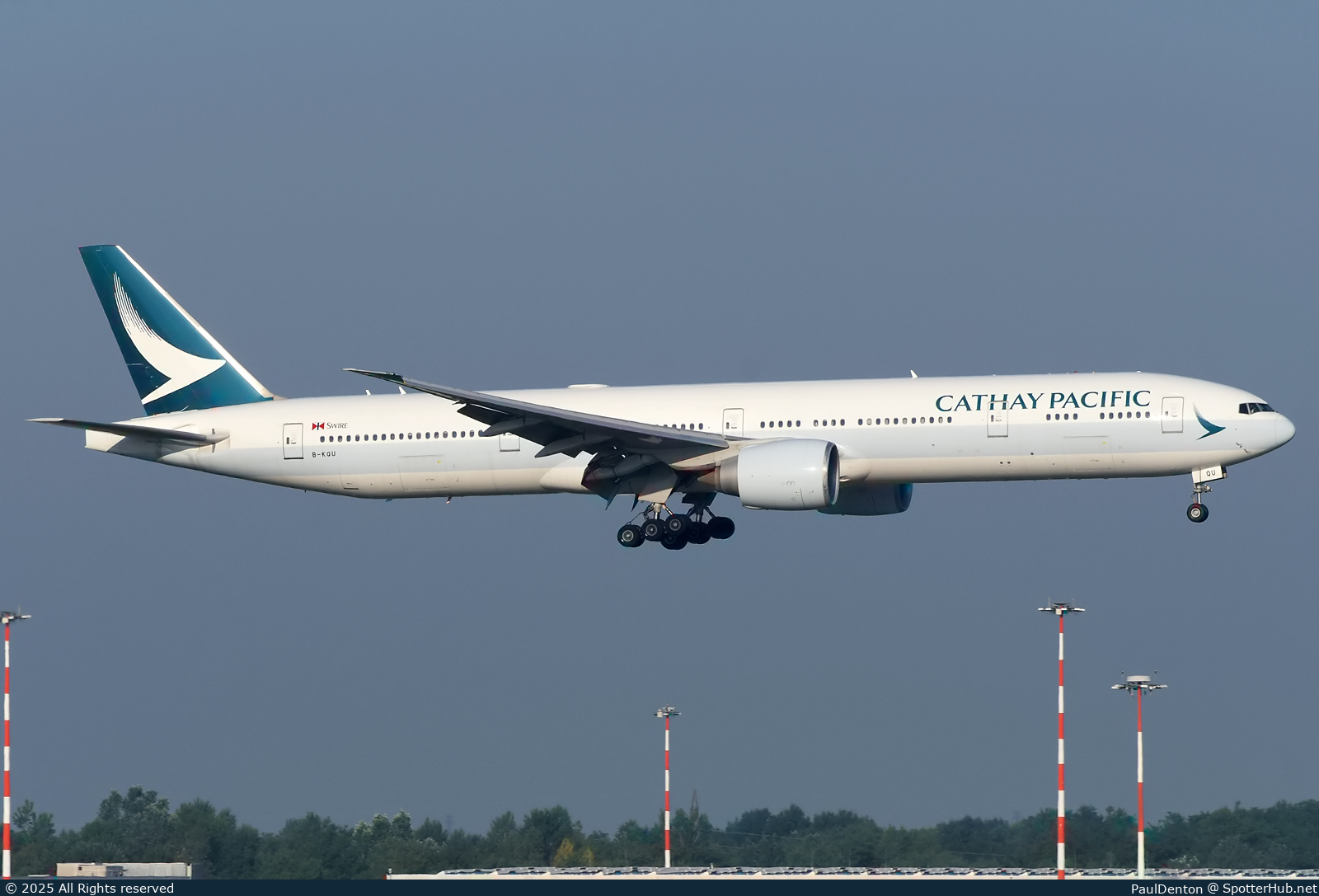 Photo of B-KQU - Boeing 777-367(ER) operated by Cathay Pacific Airways
