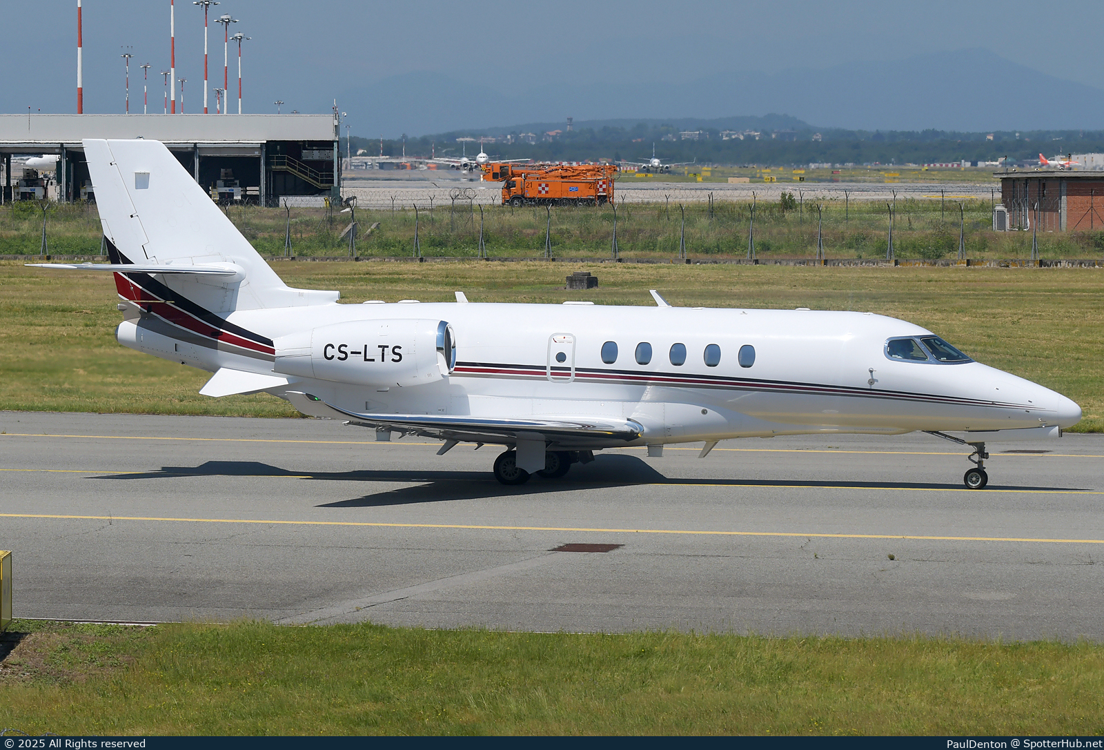 Photo of CS-LTS - Cessna 680A Citation Latitude operated by NetJets Europe