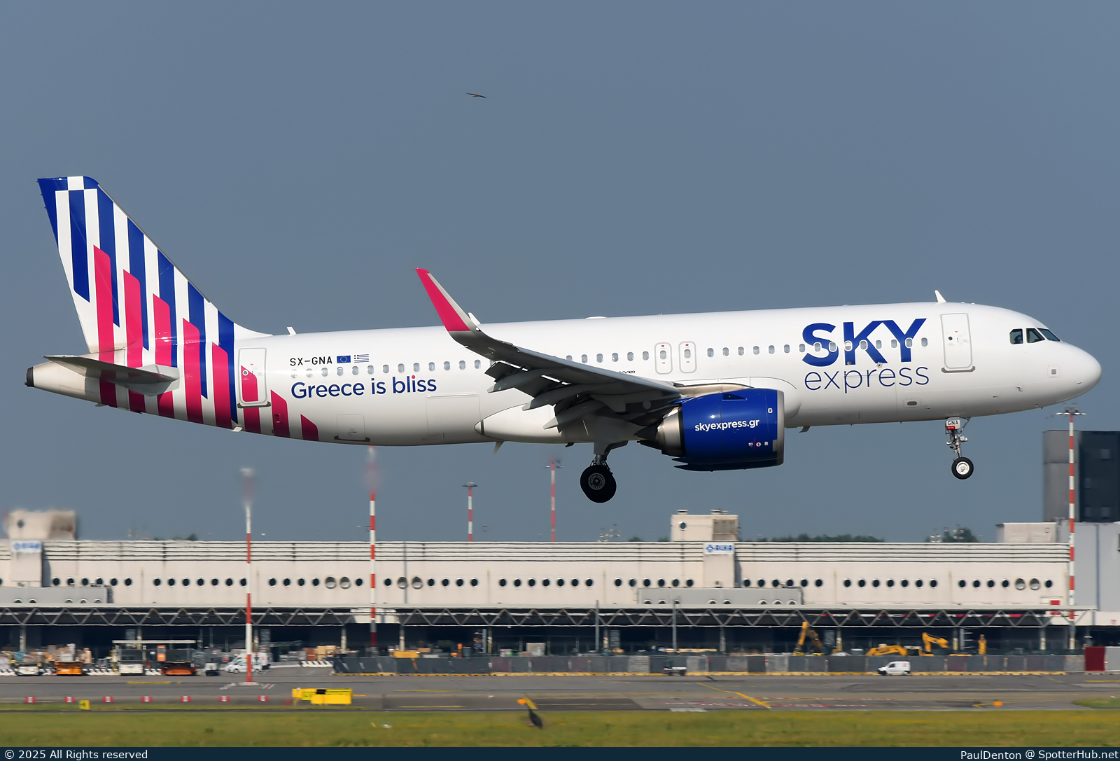 Photo of SX-GNA - Airbus A320-251N operated by Sky Express